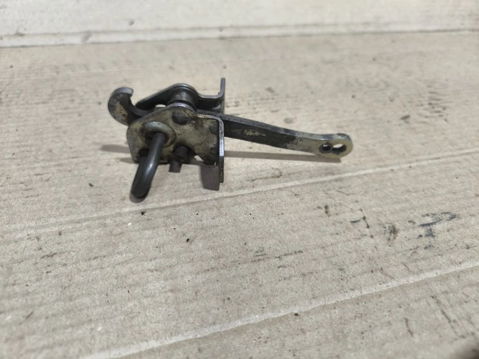 https://ycs.partsauto.market/partsauto-images/thmbs/userImages/d89d66a30f14dbad161fb7a986aa0fe5/part/52b4469a-0f0e-4593-b556-e04a4f3916a0_1781153220136.jpg