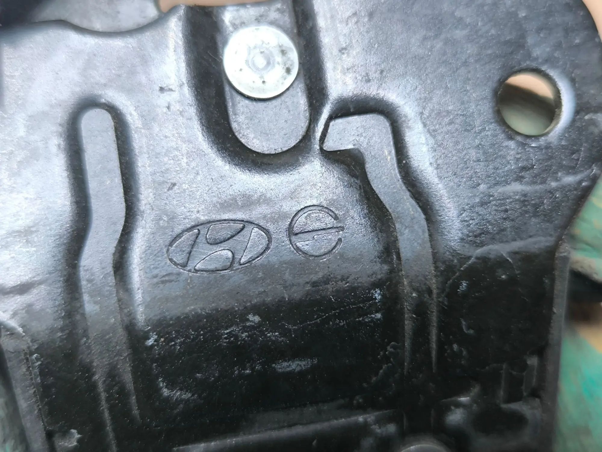 https://ycs.partsauto.market/partsauto-images/thmbs/userImages/d89d66a30f14dbad161fb7a986aa0fe5/part/5369ee4c-8719-4ad5-a93d-3578bc89901c_1784892843436.jpg