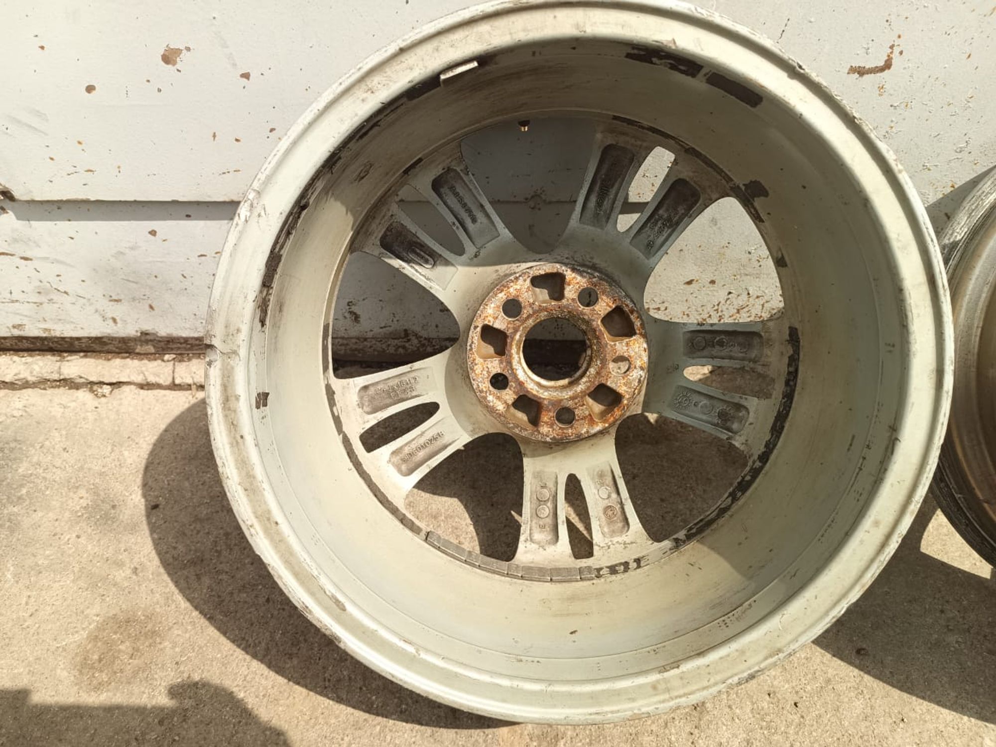 https://ycs.partsauto.market/partsauto-images/thmbs/userImages/d89d66a30f14dbad161fb7a986aa0fe5/part/5394b60e-8833-4c04-8b96-6a037151c058_1719485951322.jpg