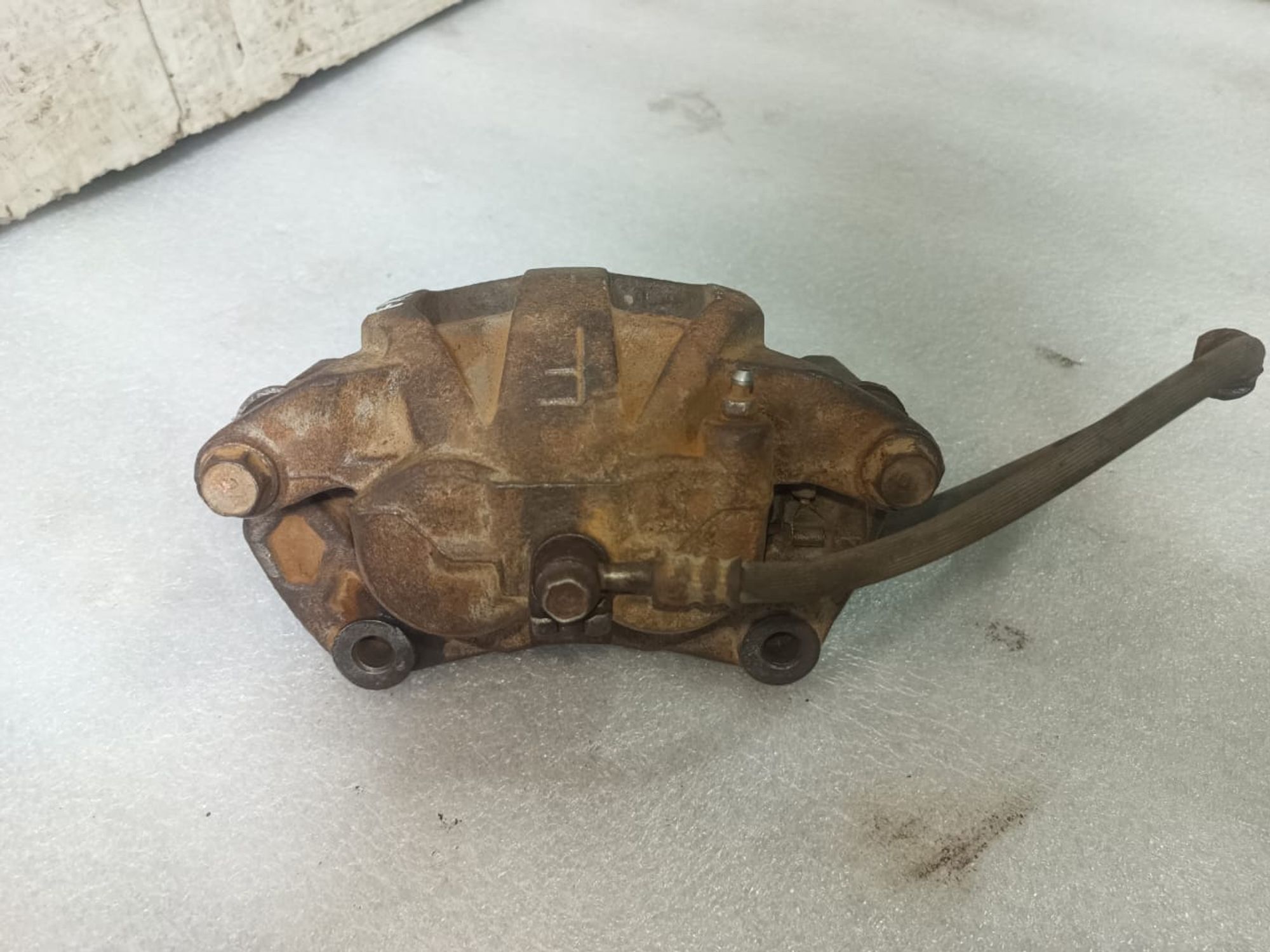 https://ycs.partsauto.market/partsauto-images/thmbs/userImages/d89d66a30f14dbad161fb7a986aa0fe5/part/53e299b6-868d-46c4-b5be-42408894eb65_1743577062910.jpg
