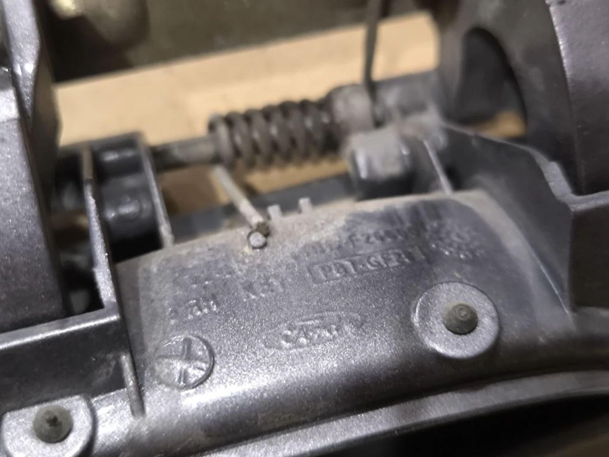 https://ycs.partsauto.market/partsauto-images/thmbs/userImages/d89d66a30f14dbad161fb7a986aa0fe5/part/542b2ee0-0ba5-4b9d-99c0-8405e90217b6_1776848349812.jpg