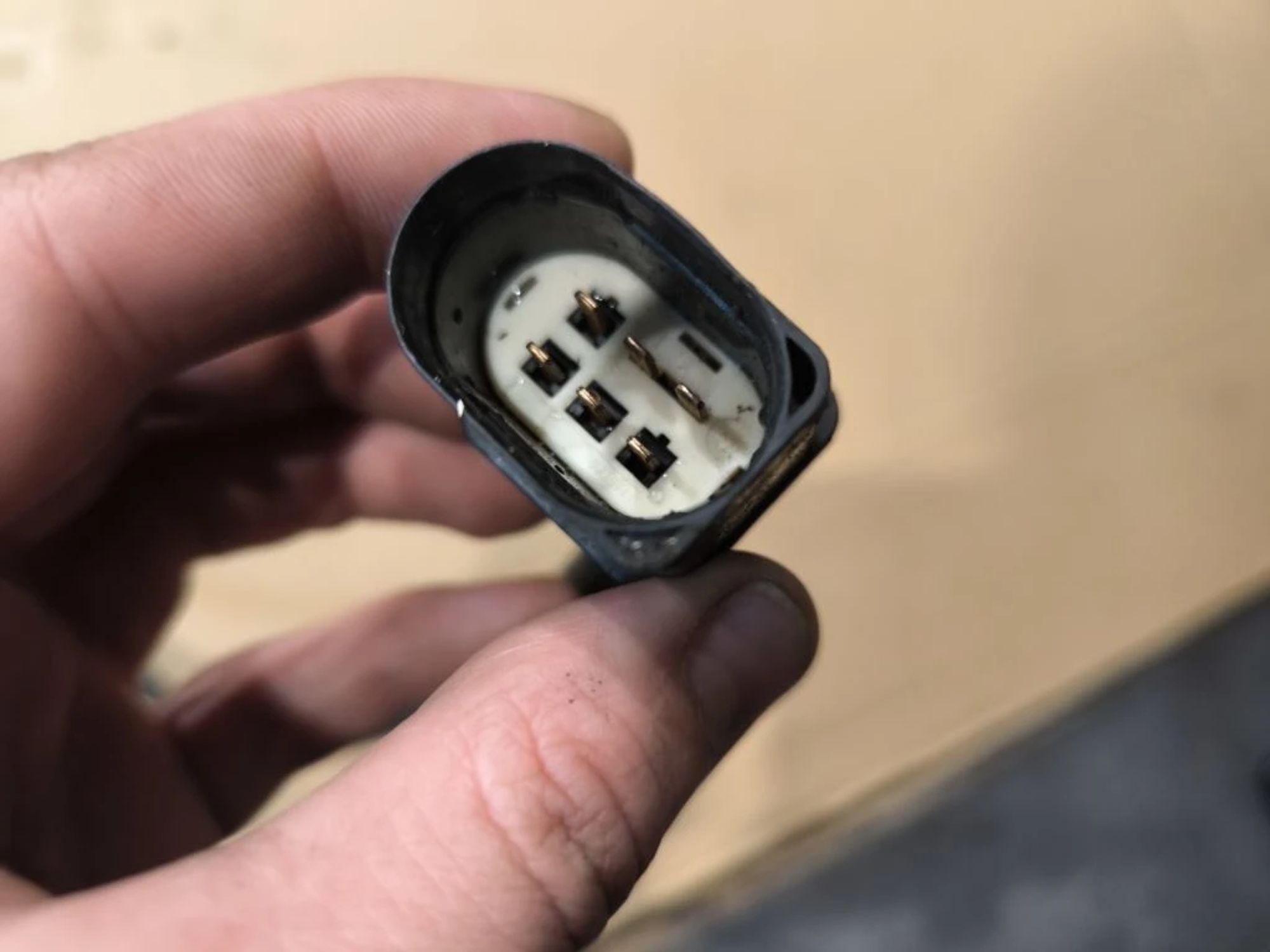 https://ycs.partsauto.market/partsauto-images/thmbs/userImages/d89d66a30f14dbad161fb7a986aa0fe5/part/553fa456-44f0-4b88-9817-f0de9478bc99_1776926031755.jpg