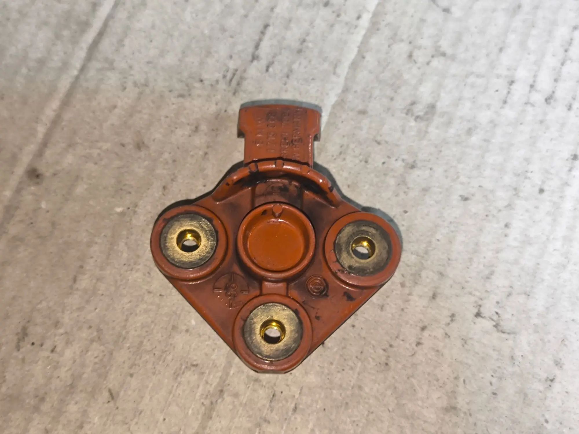 https://ycs.partsauto.market/partsauto-images/thmbs/userImages/d89d66a30f14dbad161fb7a986aa0fe5/part/5604d7f3-0023-44bb-ba75-a813a186a9f3_1781697094271.jpg