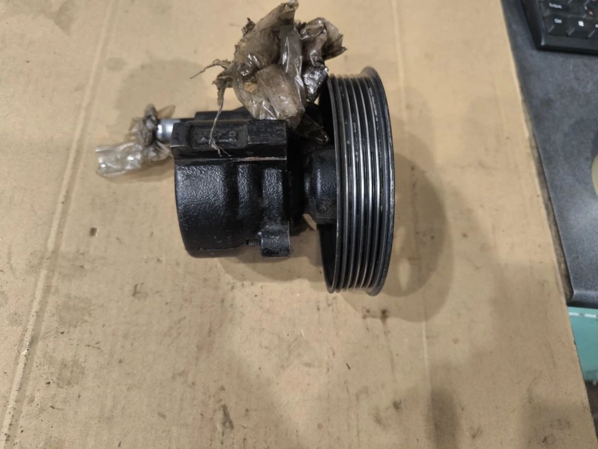 https://ycs.partsauto.market/partsauto-images/thmbs/userImages/d89d66a30f14dbad161fb7a986aa0fe5/part/57e9d64a-c994-4fc6-941c-b34e76ec7d04_1777294029267.jpg