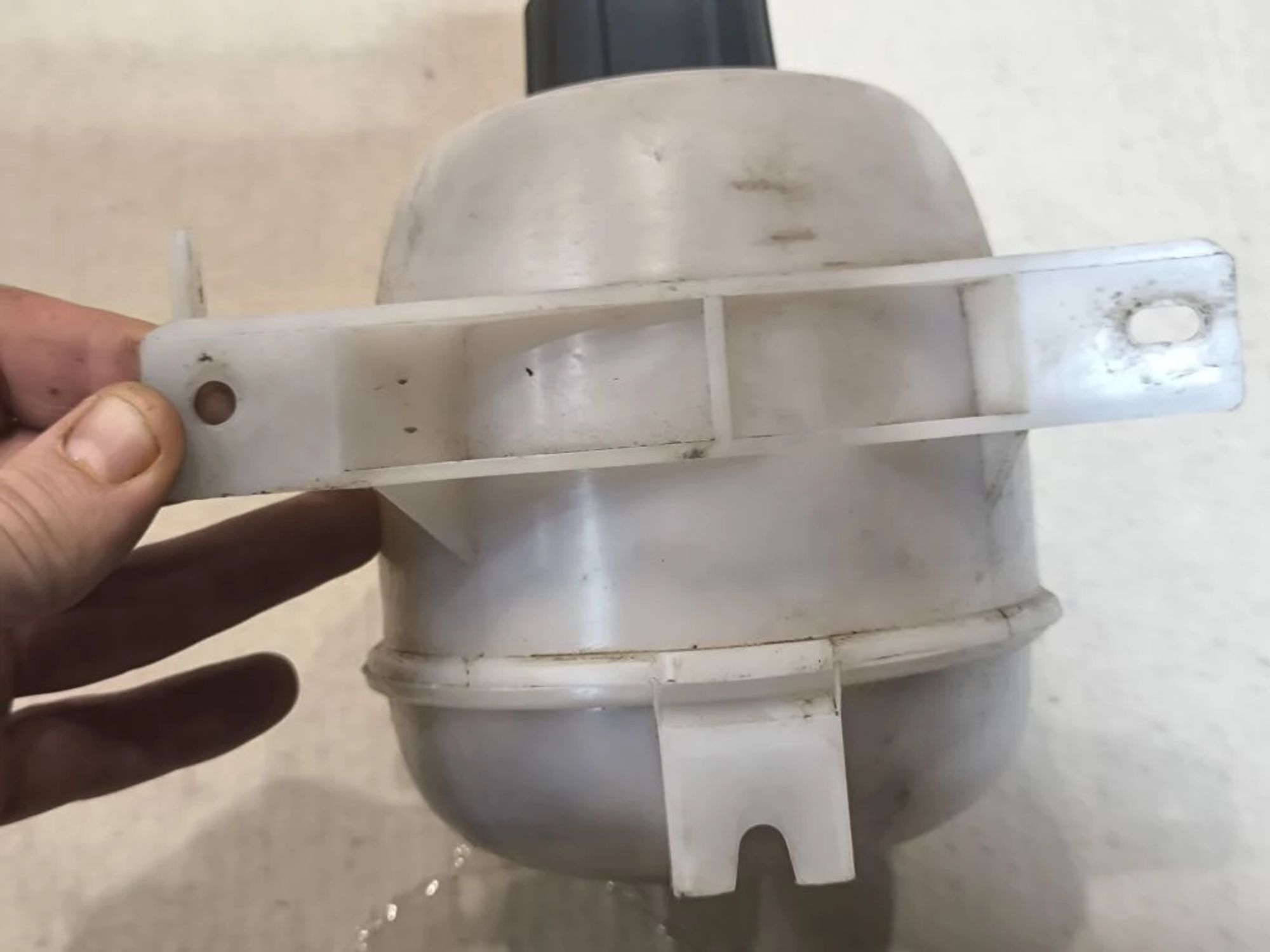 https://ycs.partsauto.market/partsauto-images/thmbs/userImages/d89d66a30f14dbad161fb7a986aa0fe5/part/58486bbf-b4f7-4101-a782-fc88a63aef10_1779947980039.jpg
