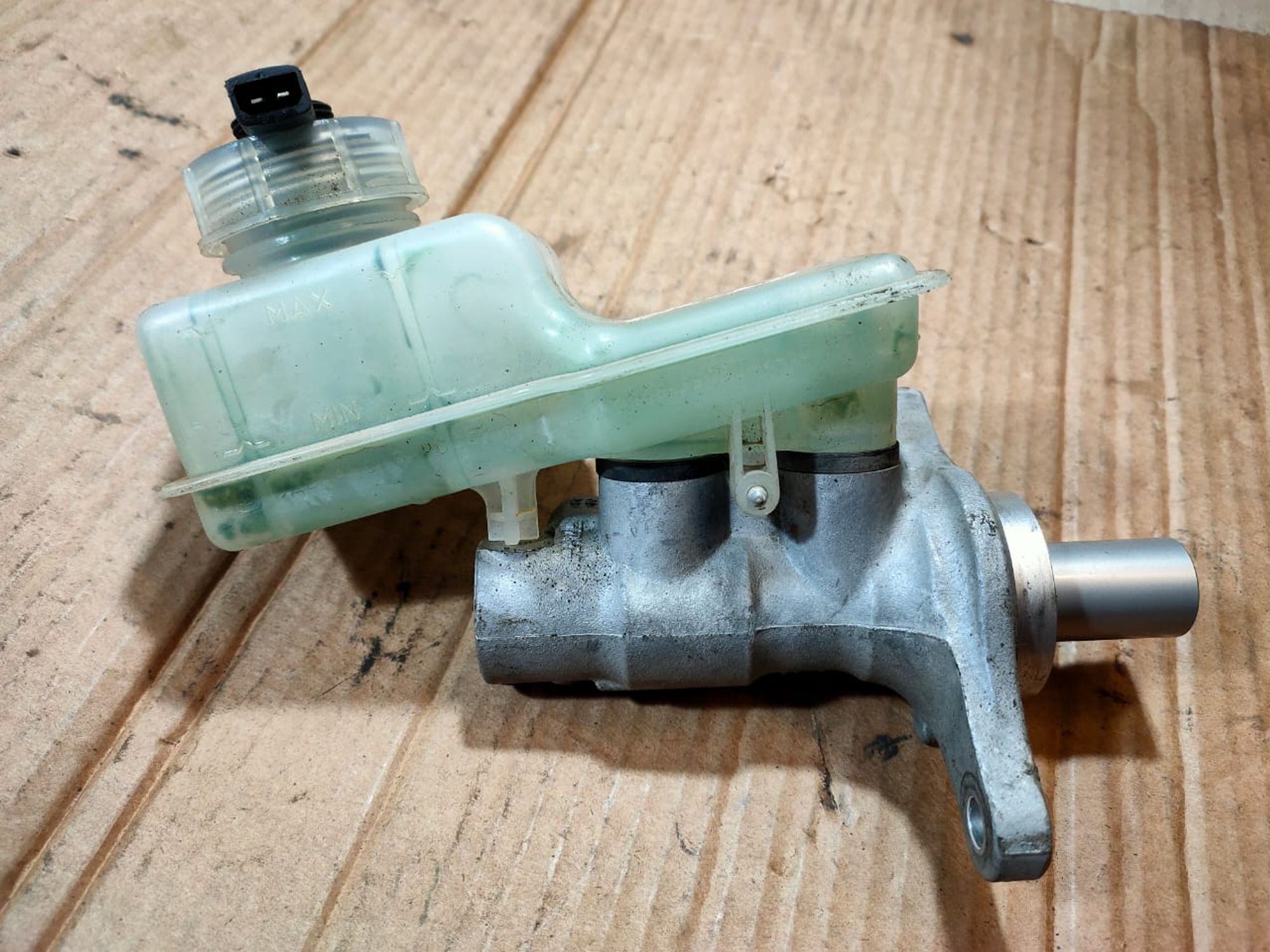 https://ycs.partsauto.market/partsauto-images/thmbs/userImages/d89d66a30f14dbad161fb7a986aa0fe5/part/584b0a61-b9e4-4d07-8132-6f0607637020_1694751882739.jpg