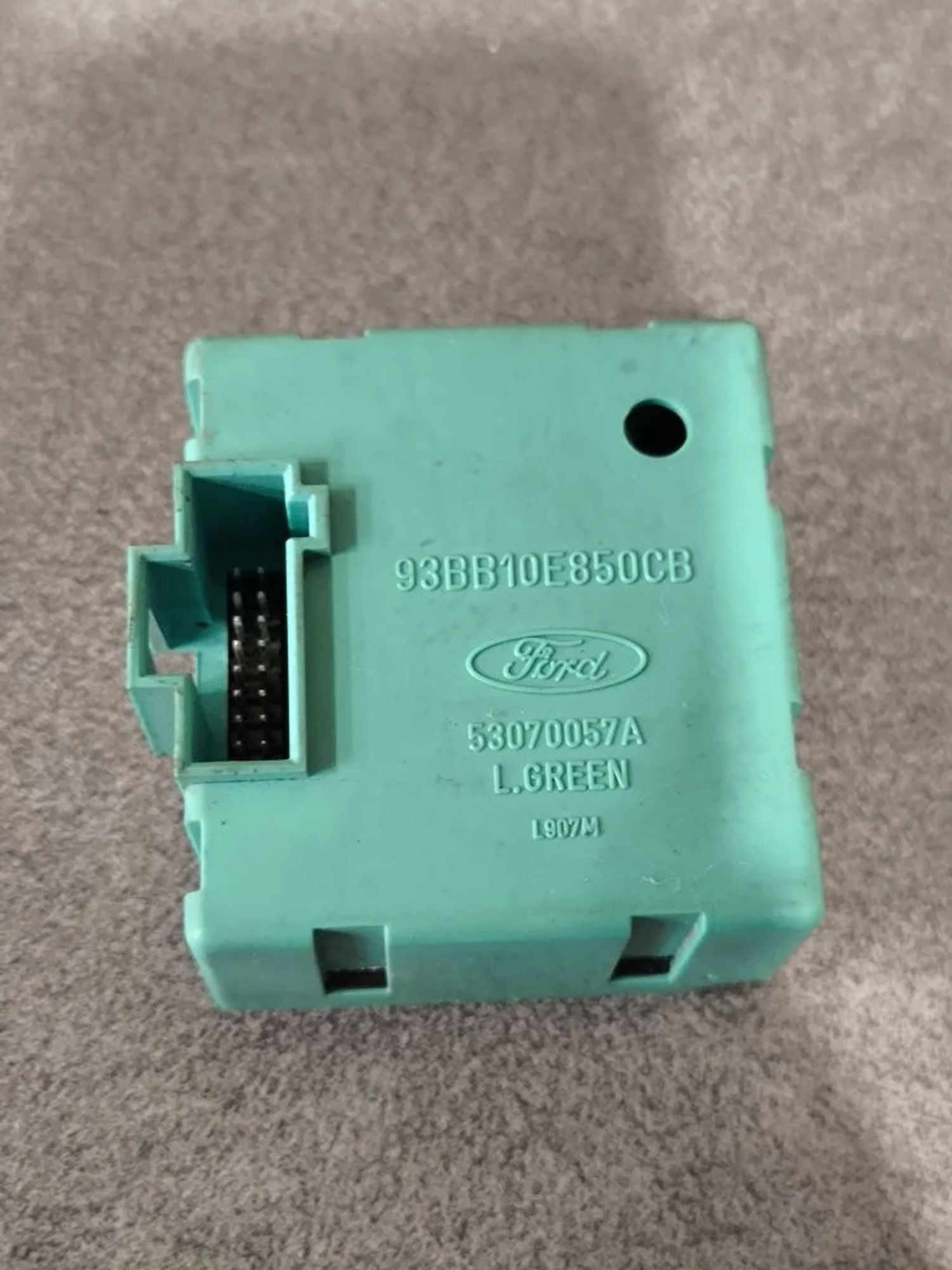 https://ycs.partsauto.market/partsauto-images/thmbs/userImages/d89d66a30f14dbad161fb7a986aa0fe5/part/58f32561-f6c2-499c-a325-0e44b3b6be20_1776684227751.jpg