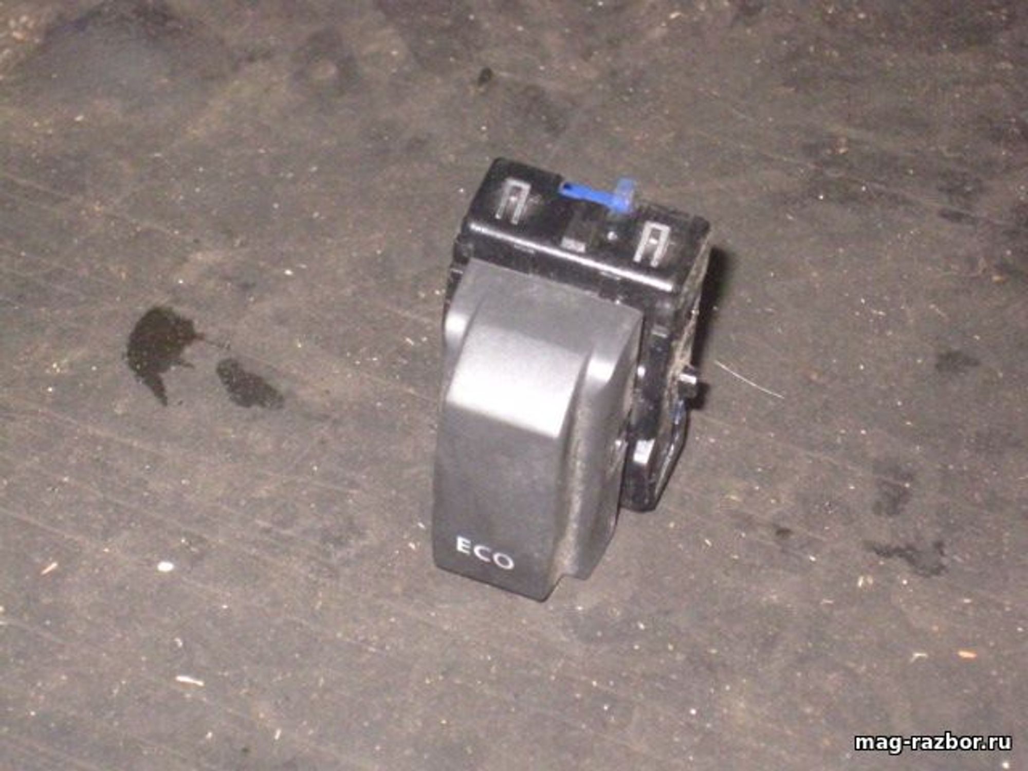 https://ycs.partsauto.market/partsauto-images/thmbs/userImages/d89d66a30f14dbad161fb7a986aa0fe5/part/59671a0a-fe85-43e4-9052-76cdf432b5f0_1718905174491.jpg