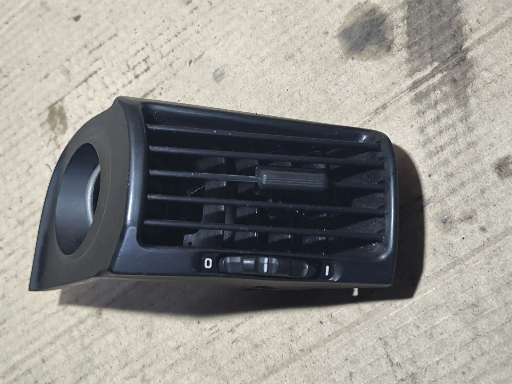 https://ycs.partsauto.market/partsauto-images/thmbs/userImages/d89d66a30f14dbad161fb7a986aa0fe5/part/597b1d92-b25b-4967-aa8b-bbd592be157f_1781701060976.jpg