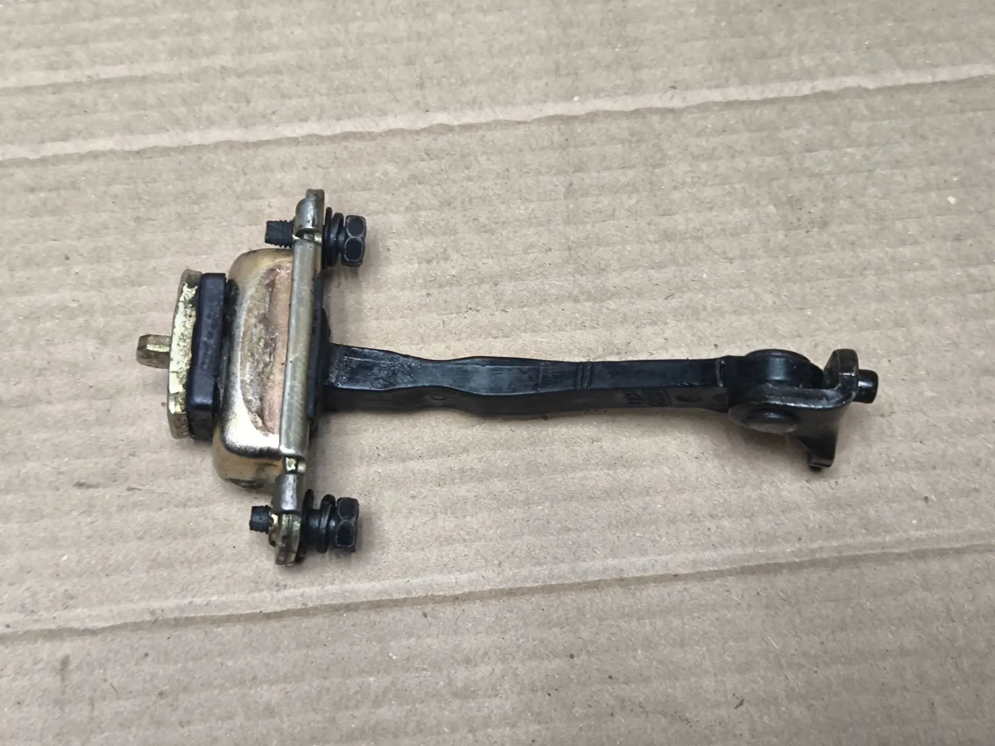 https://ycs.partsauto.market/partsauto-images/thmbs/userImages/d89d66a30f14dbad161fb7a986aa0fe5/part/5ae4c8a9-5589-4d80-8593-c31cbf5a1f90_1784895259229.jpg