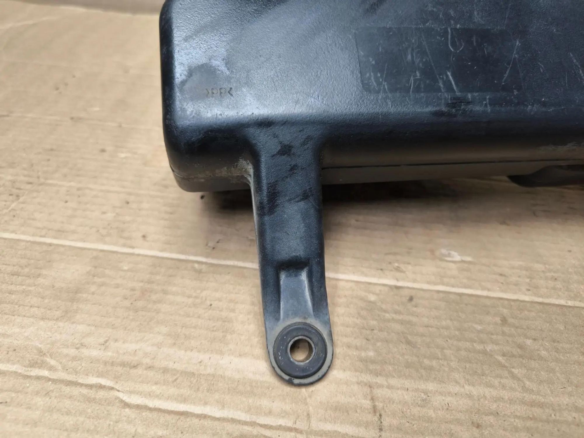 https://ycs.partsauto.market/partsauto-images/thmbs/userImages/d89d66a30f14dbad161fb7a986aa0fe5/part/5bb3ab9b-1a33-4d54-89d9-e8e70915c12d_1786975446359.jpg