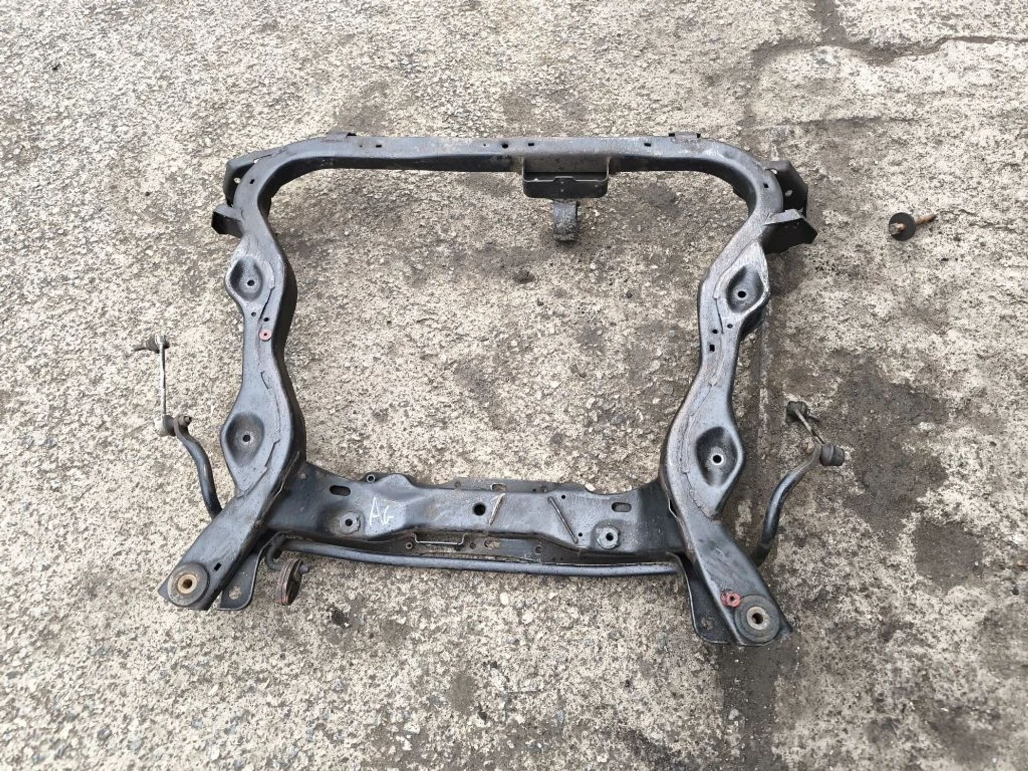 https://ycs.partsauto.market/partsauto-images/thmbs/userImages/d89d66a30f14dbad161fb7a986aa0fe5/part/5c3c25e1-d164-4dd2-9bb0-61bb58bee9db_1776937013608.jpg
