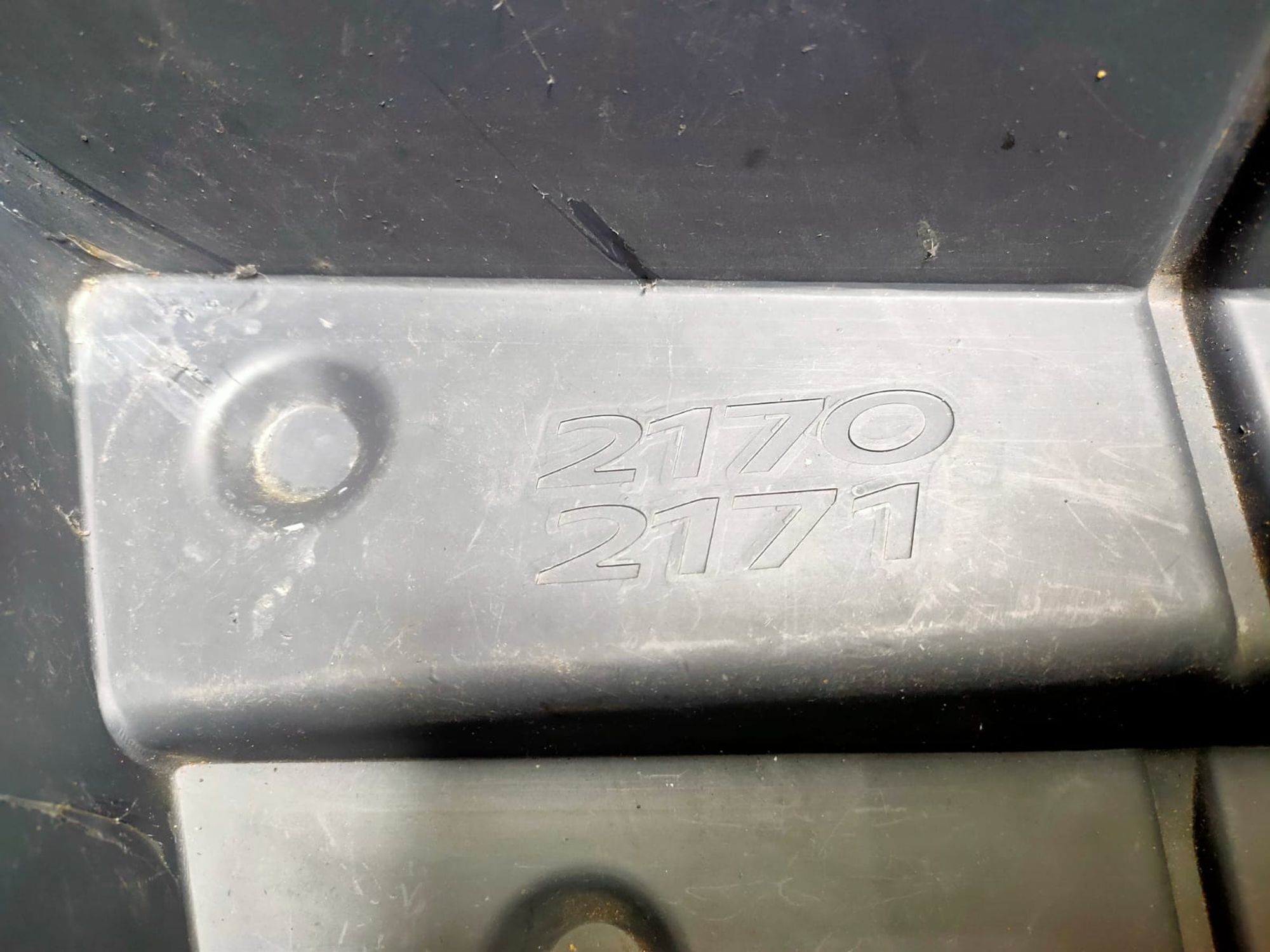 https://ycs.partsauto.market/partsauto-images/thmbs/userImages/d89d66a30f14dbad161fb7a986aa0fe5/part/5d6aec94-1ff2-47f7-9110-1ace76c5a73b_1743511317715.jpg