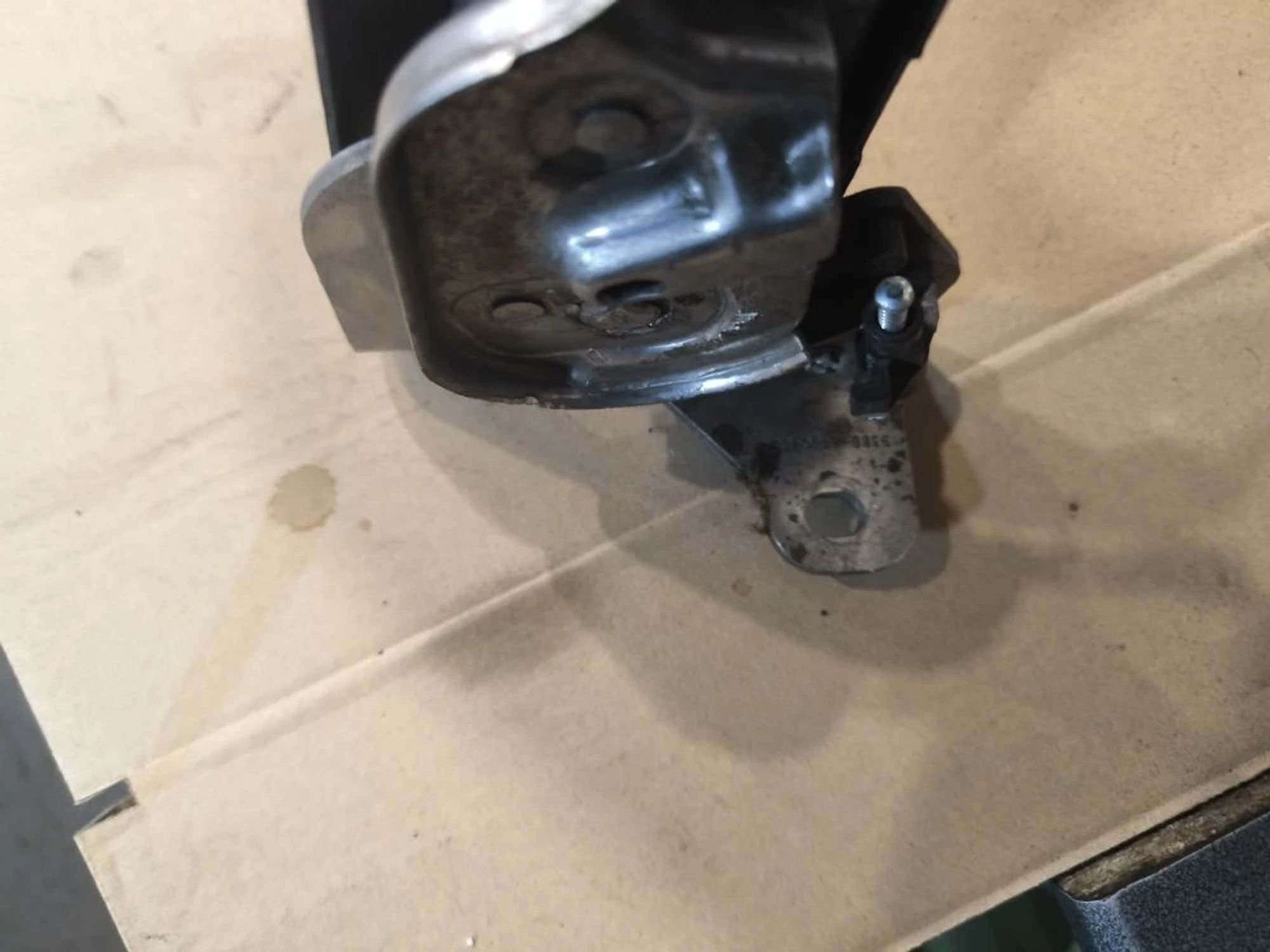 https://ycs.partsauto.market/partsauto-images/thmbs/userImages/d89d66a30f14dbad161fb7a986aa0fe5/part/5dff5745-0235-4e88-8ed9-32784ca492d3_1776751396254.jpg
