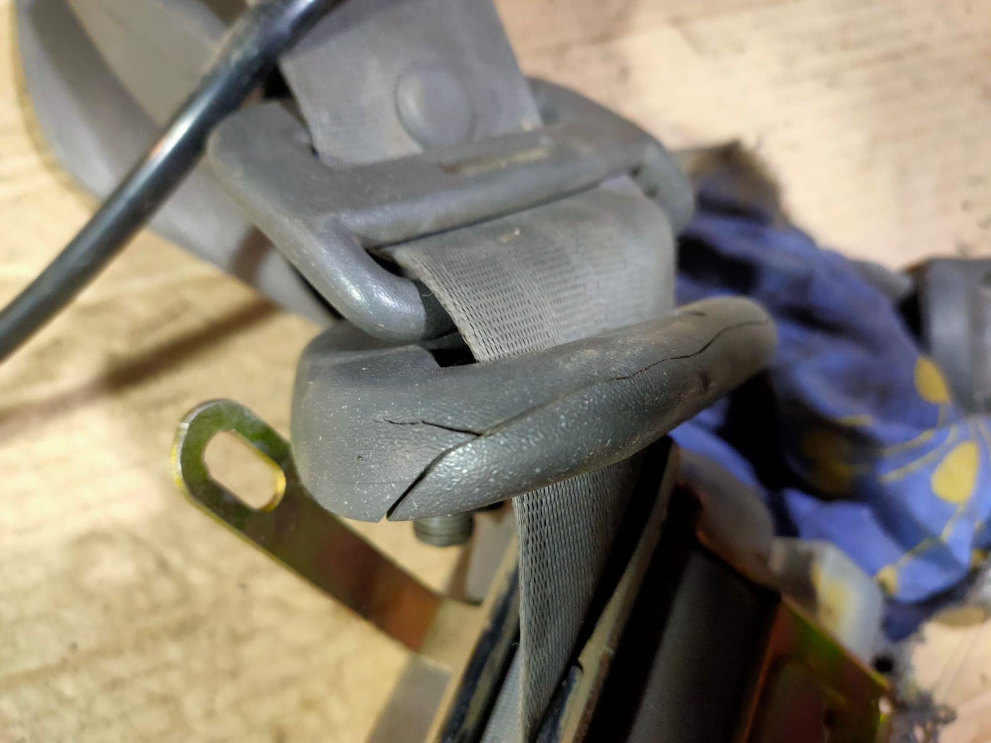 https://ycs.partsauto.market/partsauto-images/thmbs/userImages/d89d66a30f14dbad161fb7a986aa0fe5/part/5e77d918-e7b3-4eea-be86-acde81604a7a_1718211408101.jpg