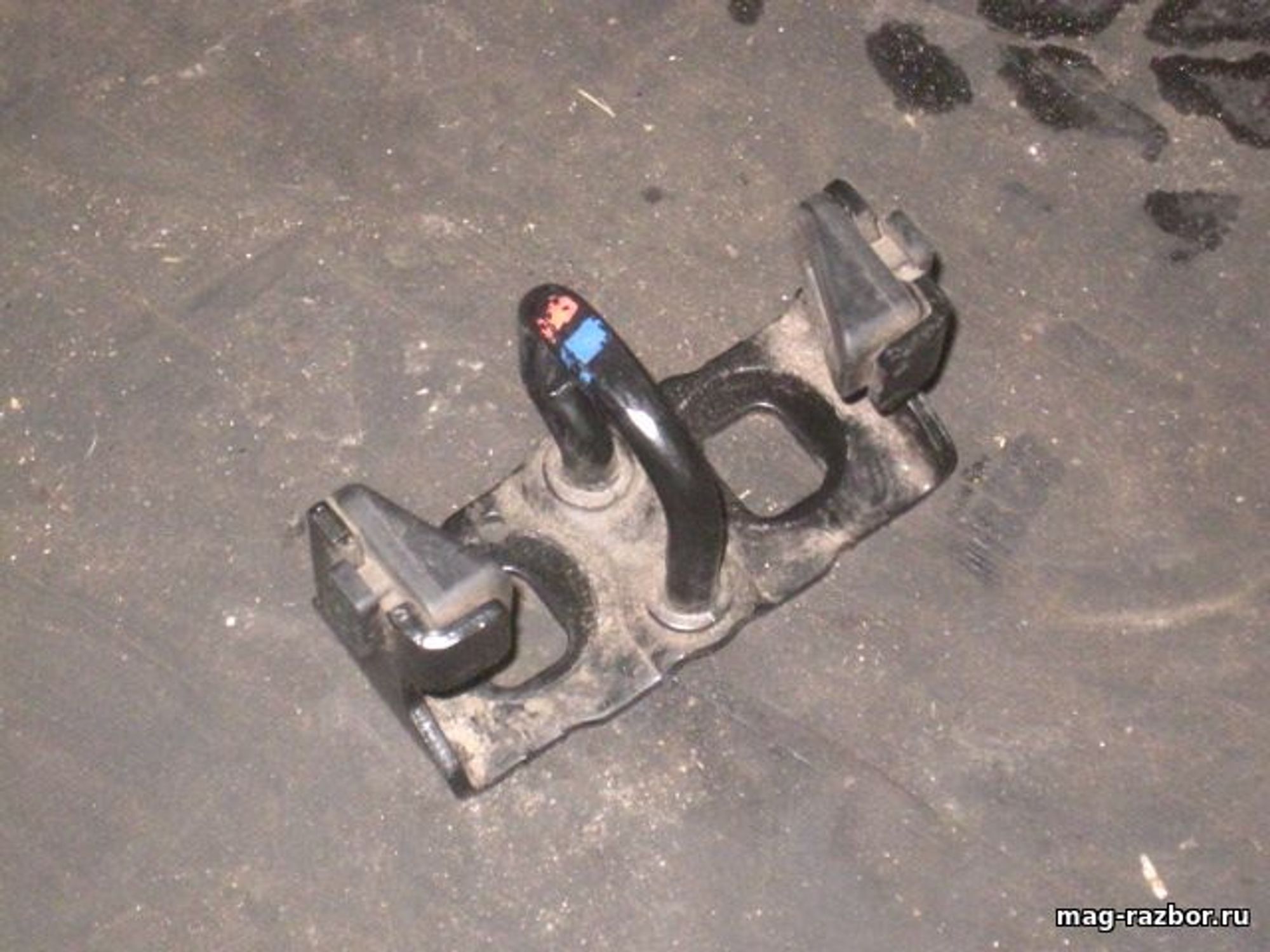 https://ycs.partsauto.market/partsauto-images/thmbs/userImages/d89d66a30f14dbad161fb7a986aa0fe5/part/5fb4846c-4824-4d48-8541-3cde4a14b1ab_1718904293926.jpg