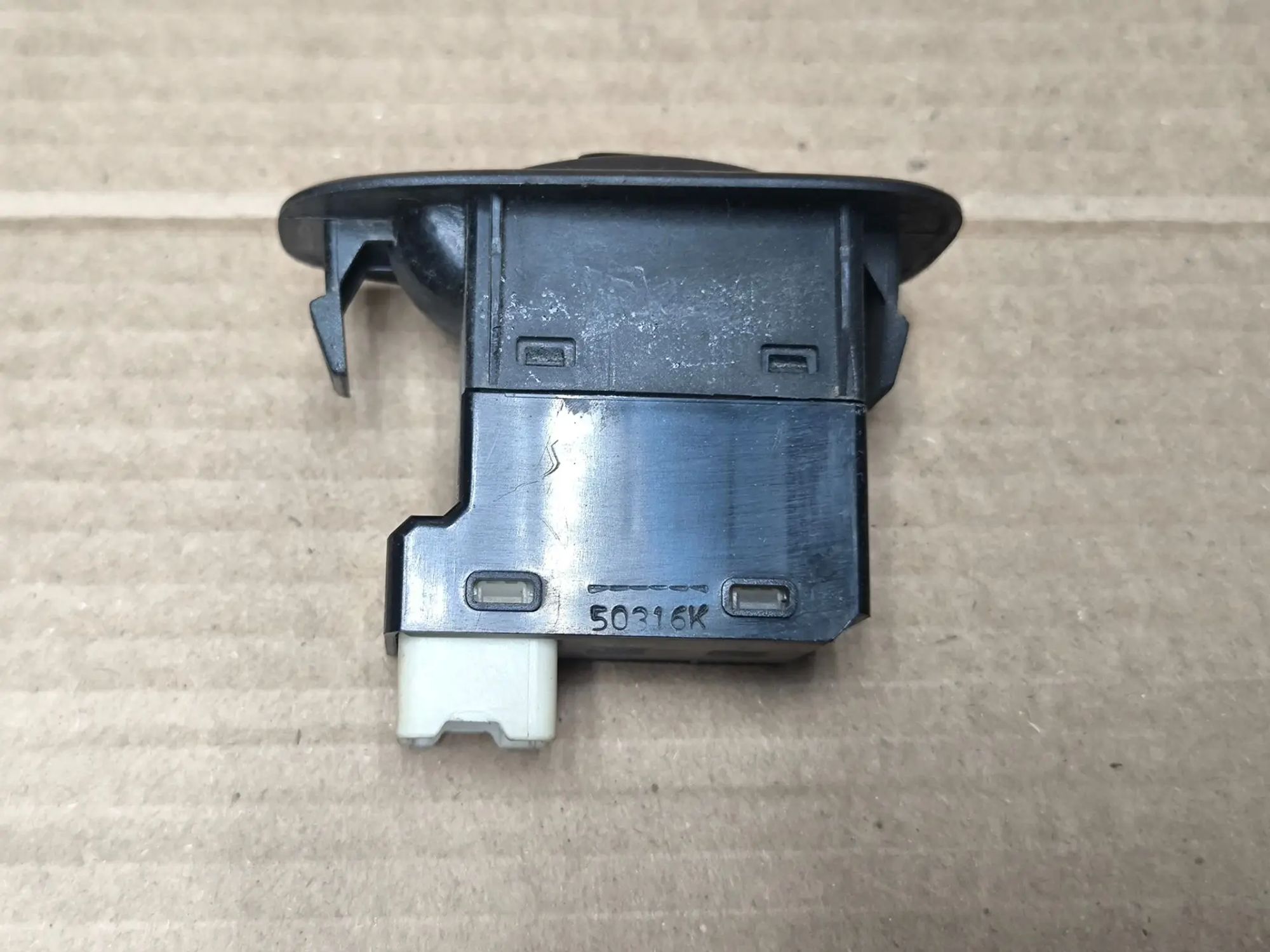 https://ycs.partsauto.market/partsauto-images/thmbs/userImages/d89d66a30f14dbad161fb7a986aa0fe5/part/60a7d76a-a3a0-4970-8662-44eaab6d9e82_1784893931562.jpg