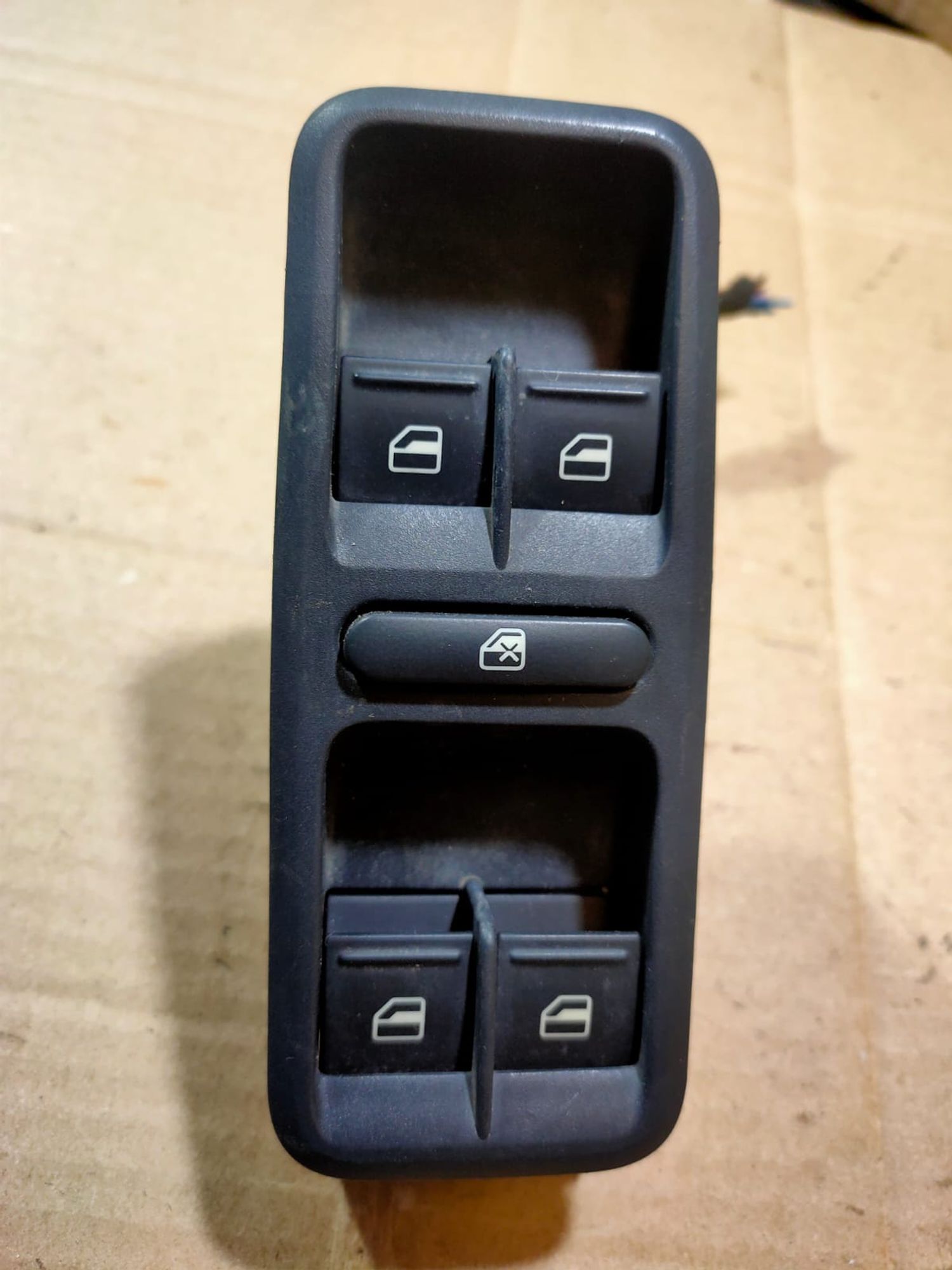 https://ycs.partsauto.market/partsauto-images/thmbs/userImages/d89d66a30f14dbad161fb7a986aa0fe5/part/63592dbf-cfca-4d9c-9c48-c04323f95cb5_1692628079236.jpg