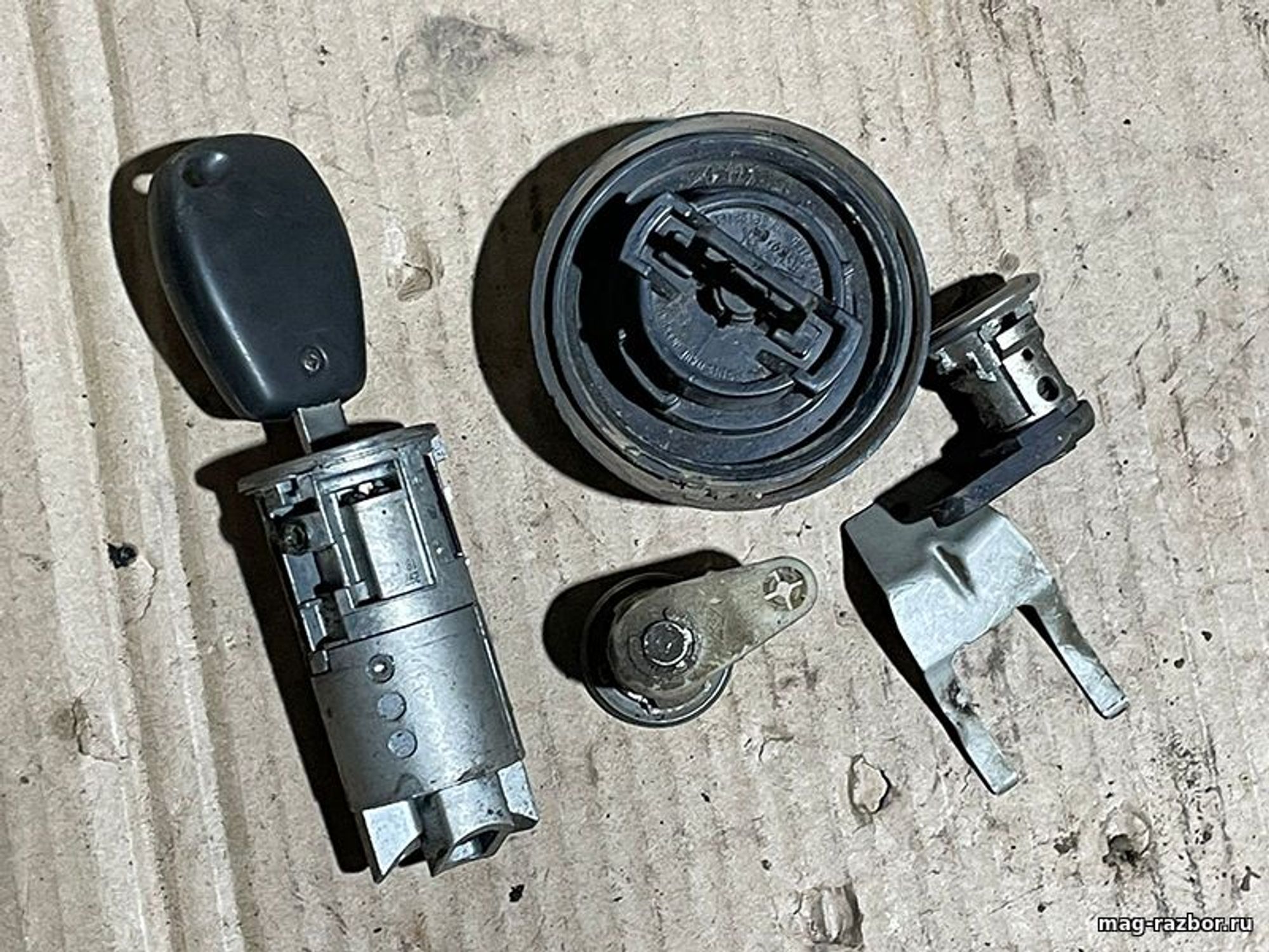 https://ycs.partsauto.market/partsauto-images/thmbs/userImages/d89d66a30f14dbad161fb7a986aa0fe5/part/63adfd4f-d715-4c9c-a881-5d2c1f8235c6_1719395133997.jpg