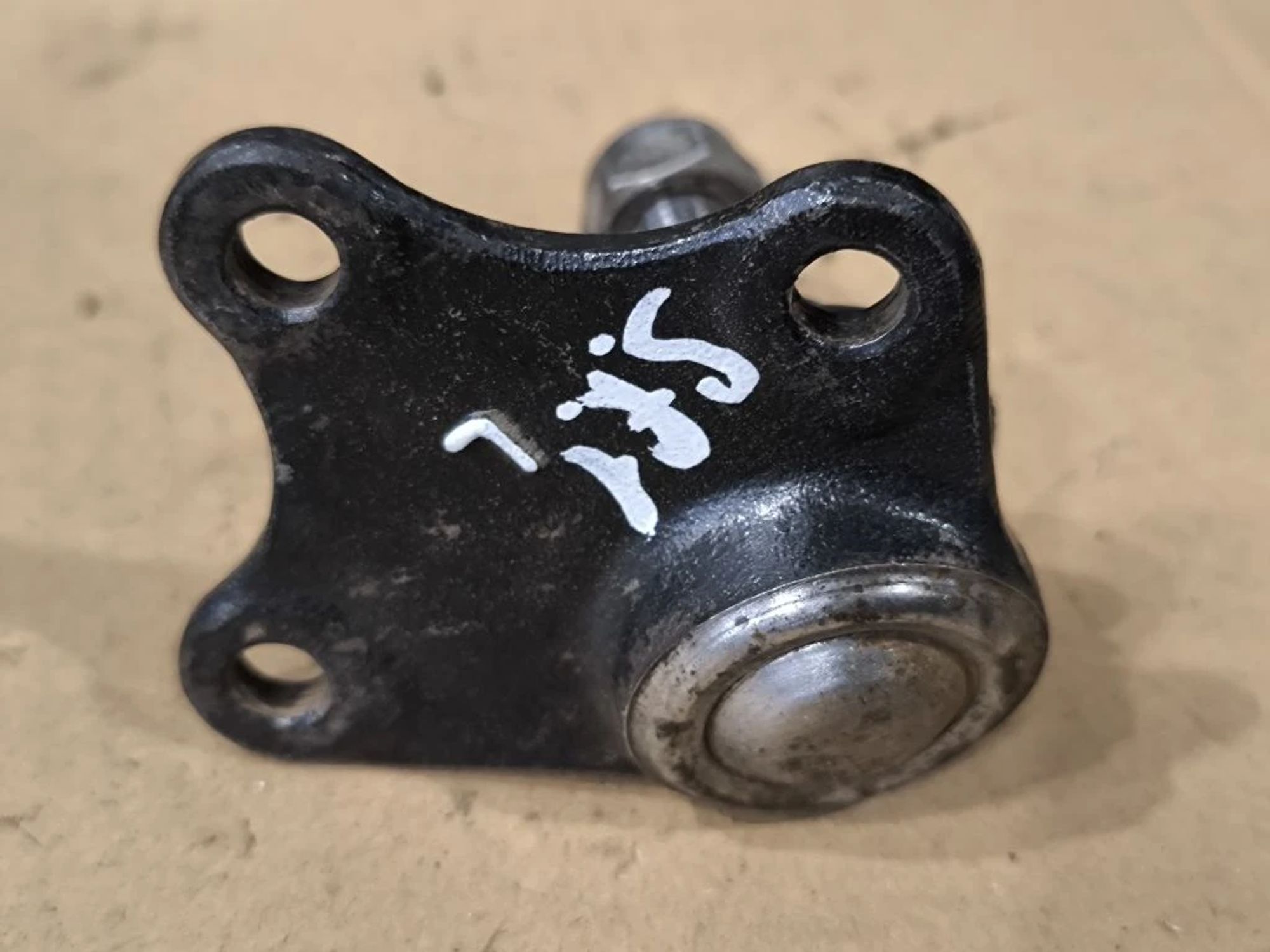 https://ycs.partsauto.market/partsauto-images/thmbs/userImages/d89d66a30f14dbad161fb7a986aa0fe5/part/6567d8ed-a4e0-43a4-b9bd-7948d91c3b2e_1776848114382.jpg