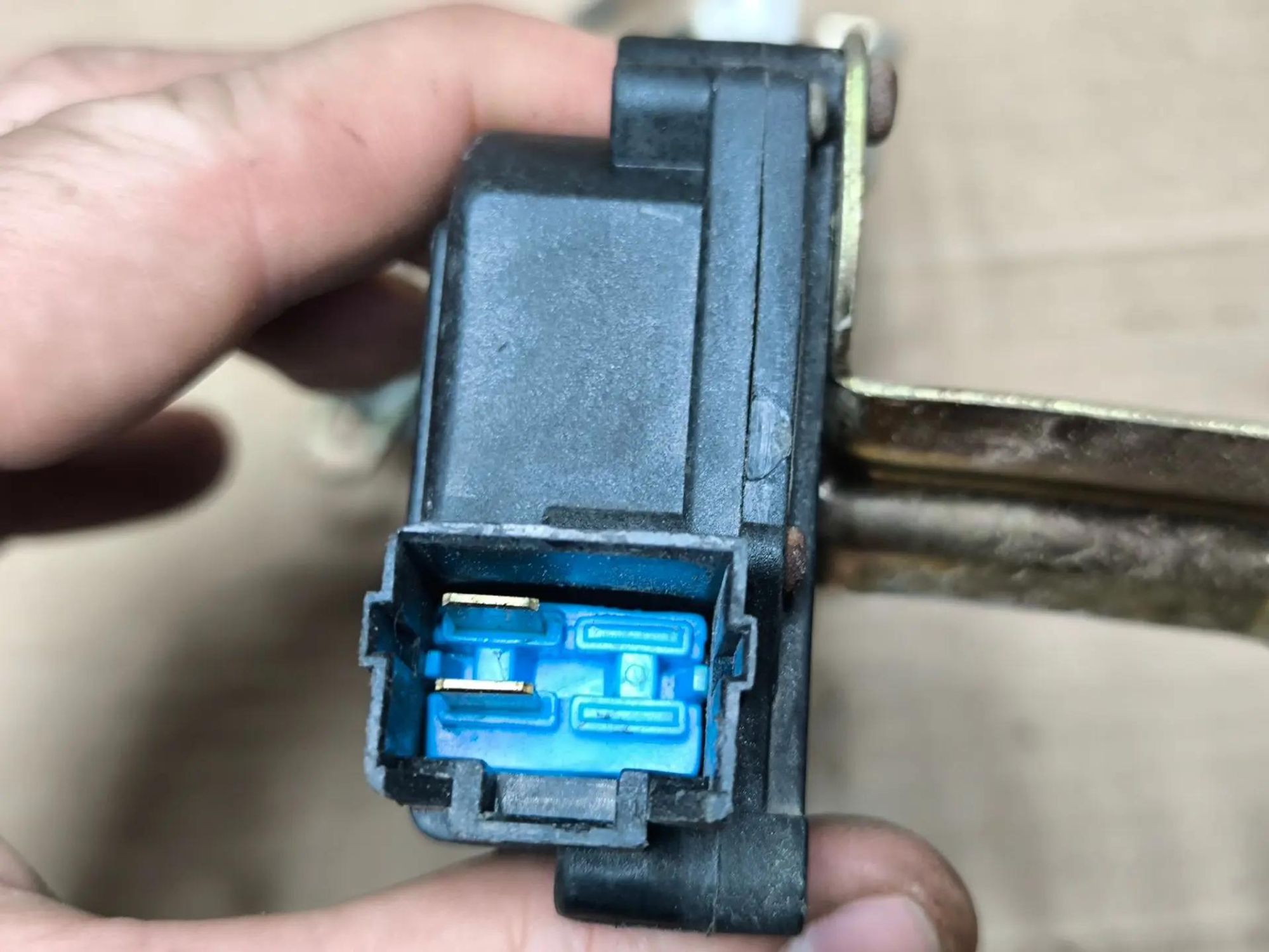 https://ycs.partsauto.market/partsauto-images/thmbs/userImages/d89d66a30f14dbad161fb7a986aa0fe5/part/66e5e9fa-59c1-46cb-9713-b48b3270068e_1785570593527.jpg