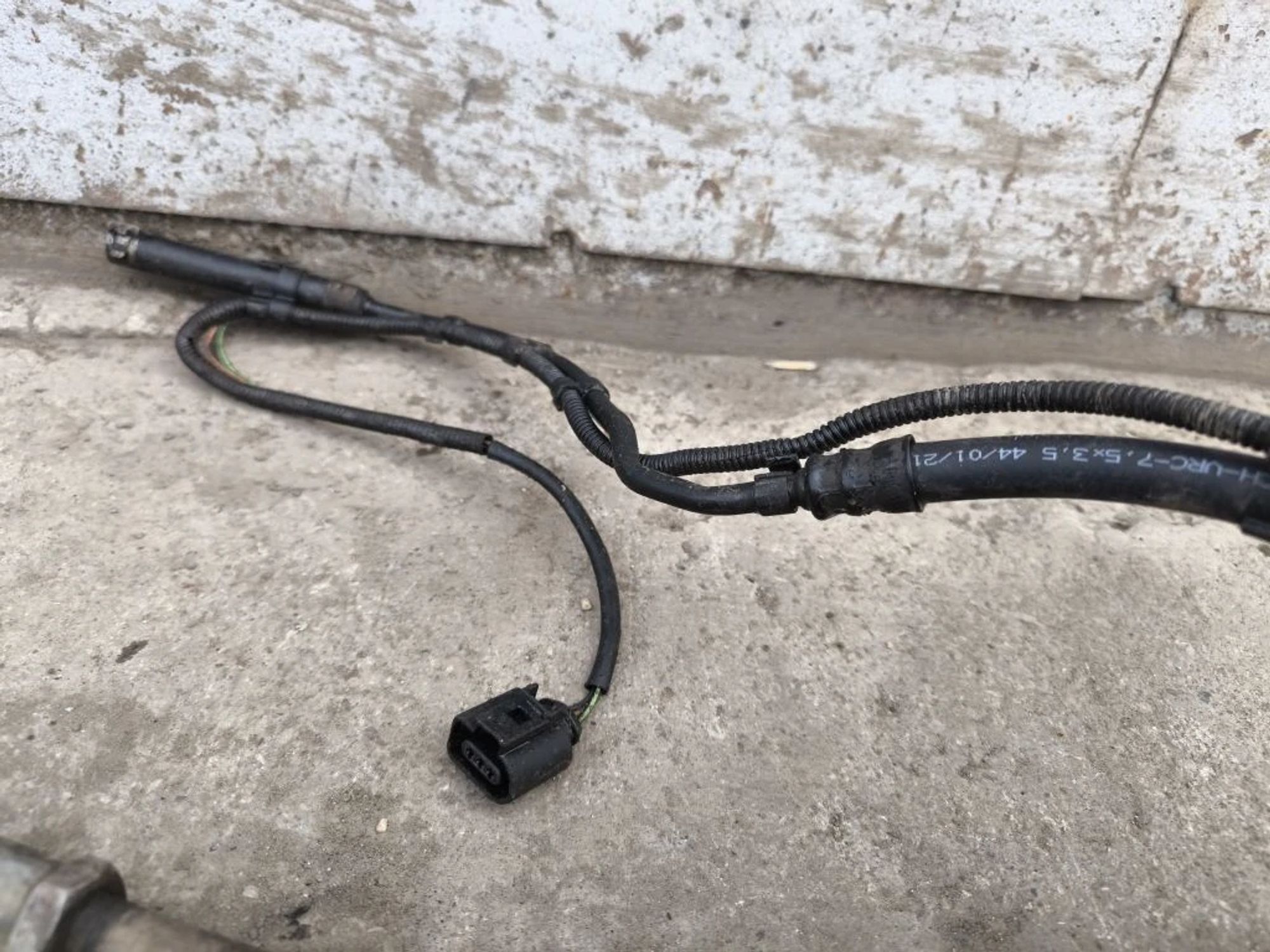 https://ycs.partsauto.market/partsauto-images/thmbs/userImages/d89d66a30f14dbad161fb7a986aa0fe5/part/6771c3ad-f4c9-4683-928d-27fb1c4bb231_1776668505485.jpg