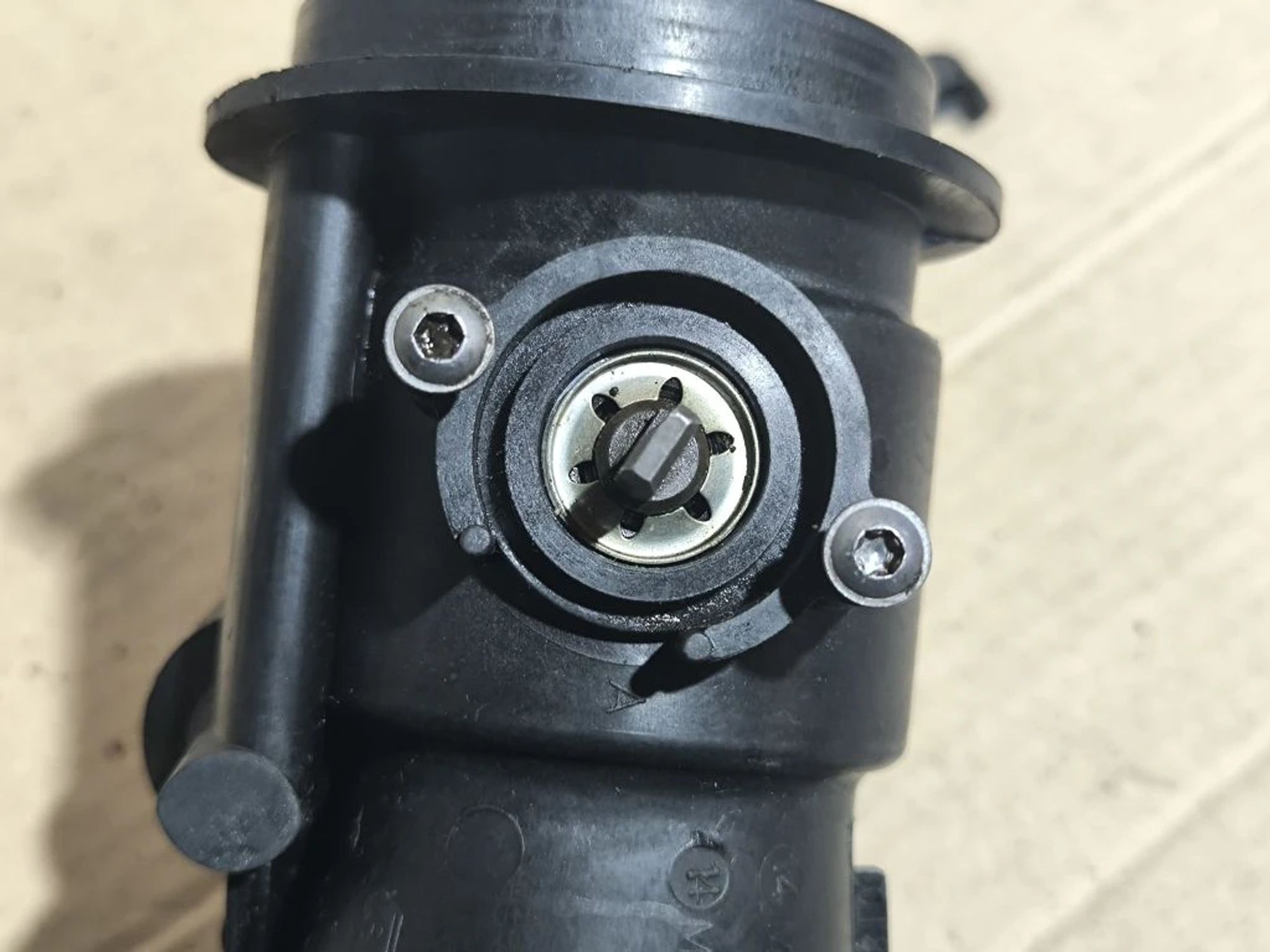 https://ycs.partsauto.market/partsauto-images/thmbs/userImages/d89d66a30f14dbad161fb7a986aa0fe5/part/68f3400e-ab07-4f39-8b90-1d345033adc0_1781073468736.jpg