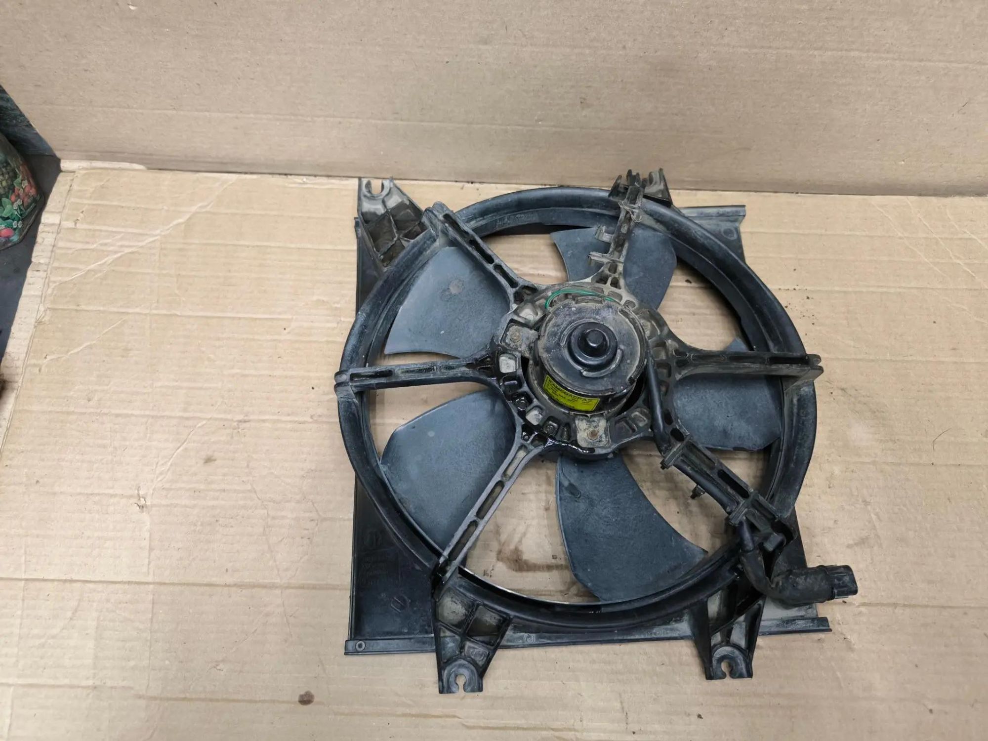 https://ycs.partsauto.market/partsauto-images/thmbs/userImages/d89d66a30f14dbad161fb7a986aa0fe5/part/69106443-c1e9-4593-ac4f-e8ffb8cc8b66_1786941645119.jpg