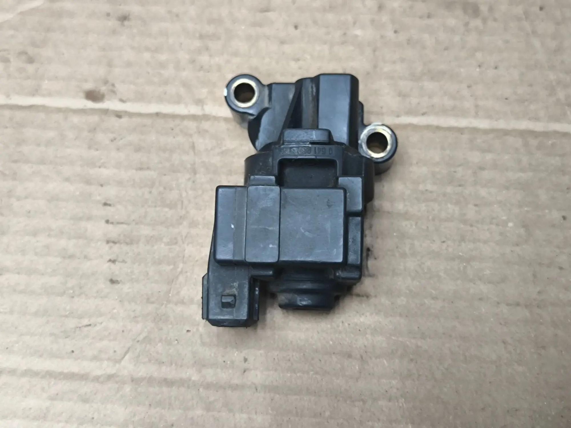 https://ycs.partsauto.market/partsauto-images/thmbs/userImages/d89d66a30f14dbad161fb7a986aa0fe5/part/694ee21b-e437-4566-adf6-c914cbacbdc1_1786976600881.jpg