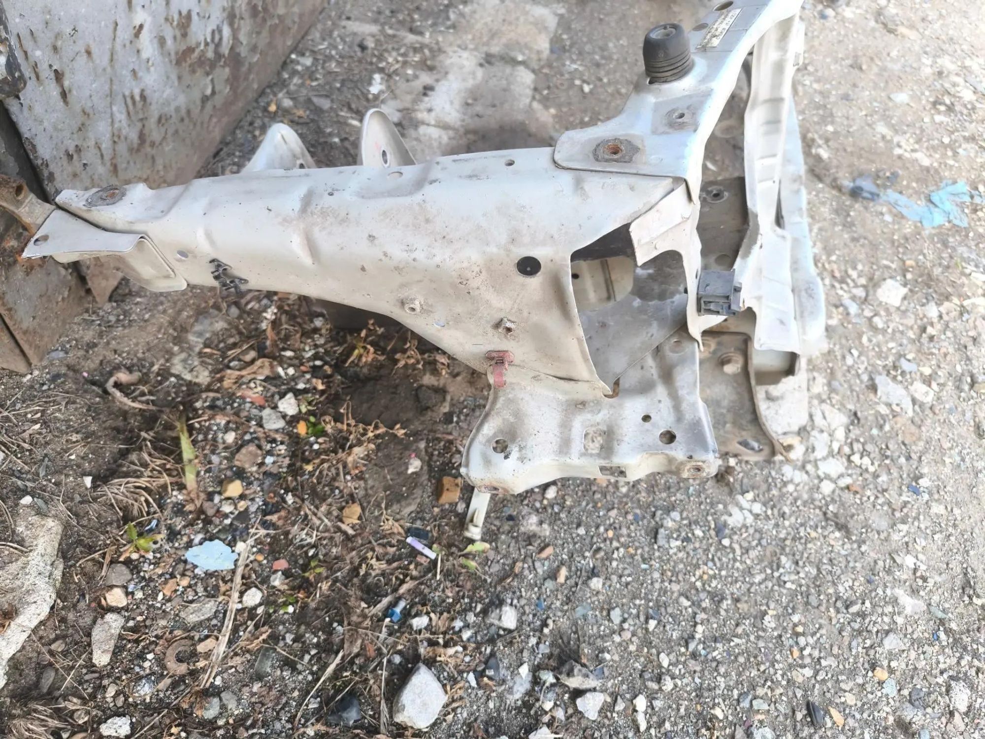 https://ycs.partsauto.market/partsauto-images/thmbs/userImages/d89d66a30f14dbad161fb7a986aa0fe5/part/69c9e1db-eb25-4d60-96bc-76793fecea44_1786286645064.jpg