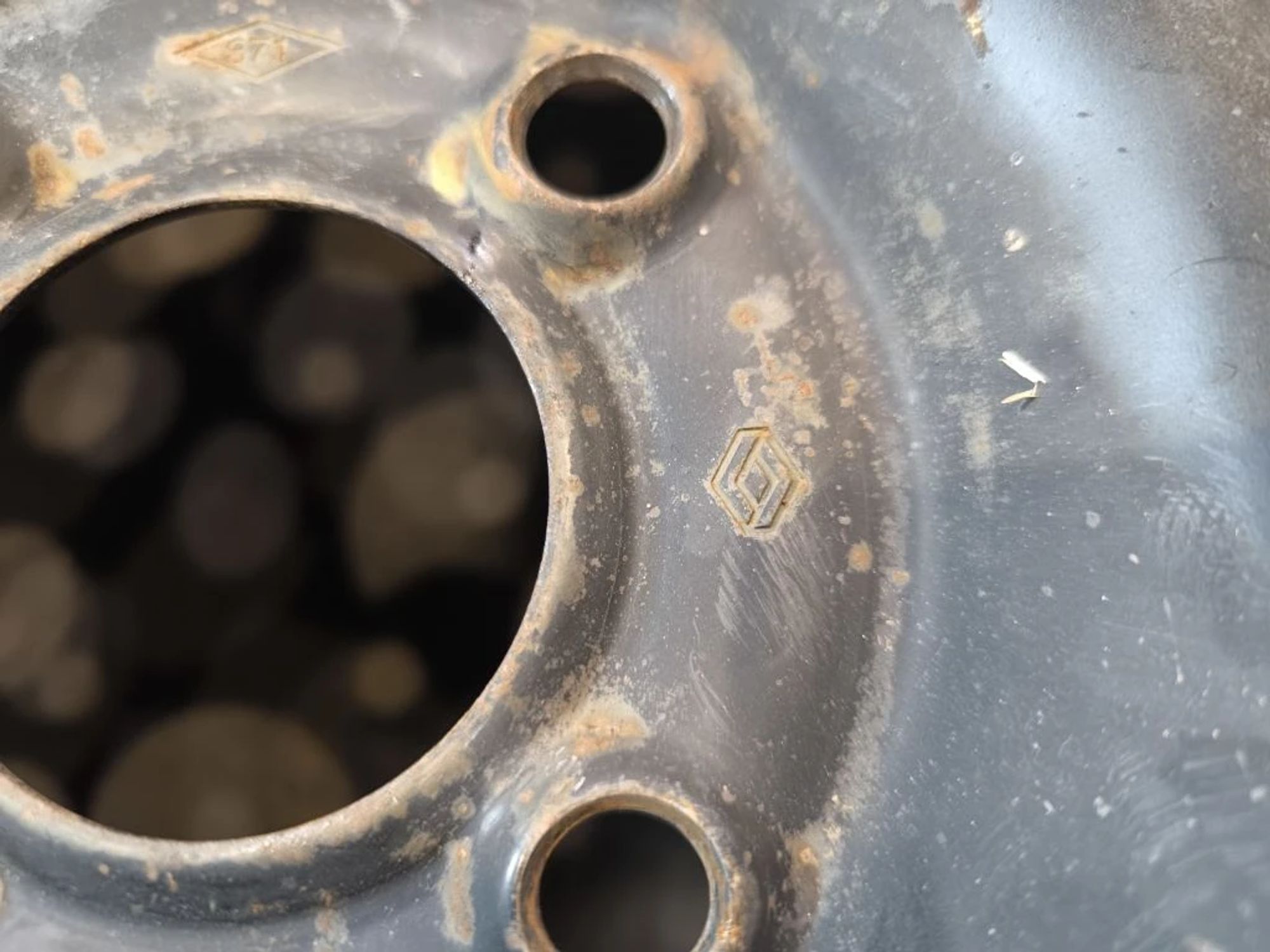 https://ycs.partsauto.market/partsauto-images/thmbs/userImages/d89d66a30f14dbad161fb7a986aa0fe5/part/6a022bd4-4c80-4157-846a-8ef9ca257a68_1778494093477.jpg