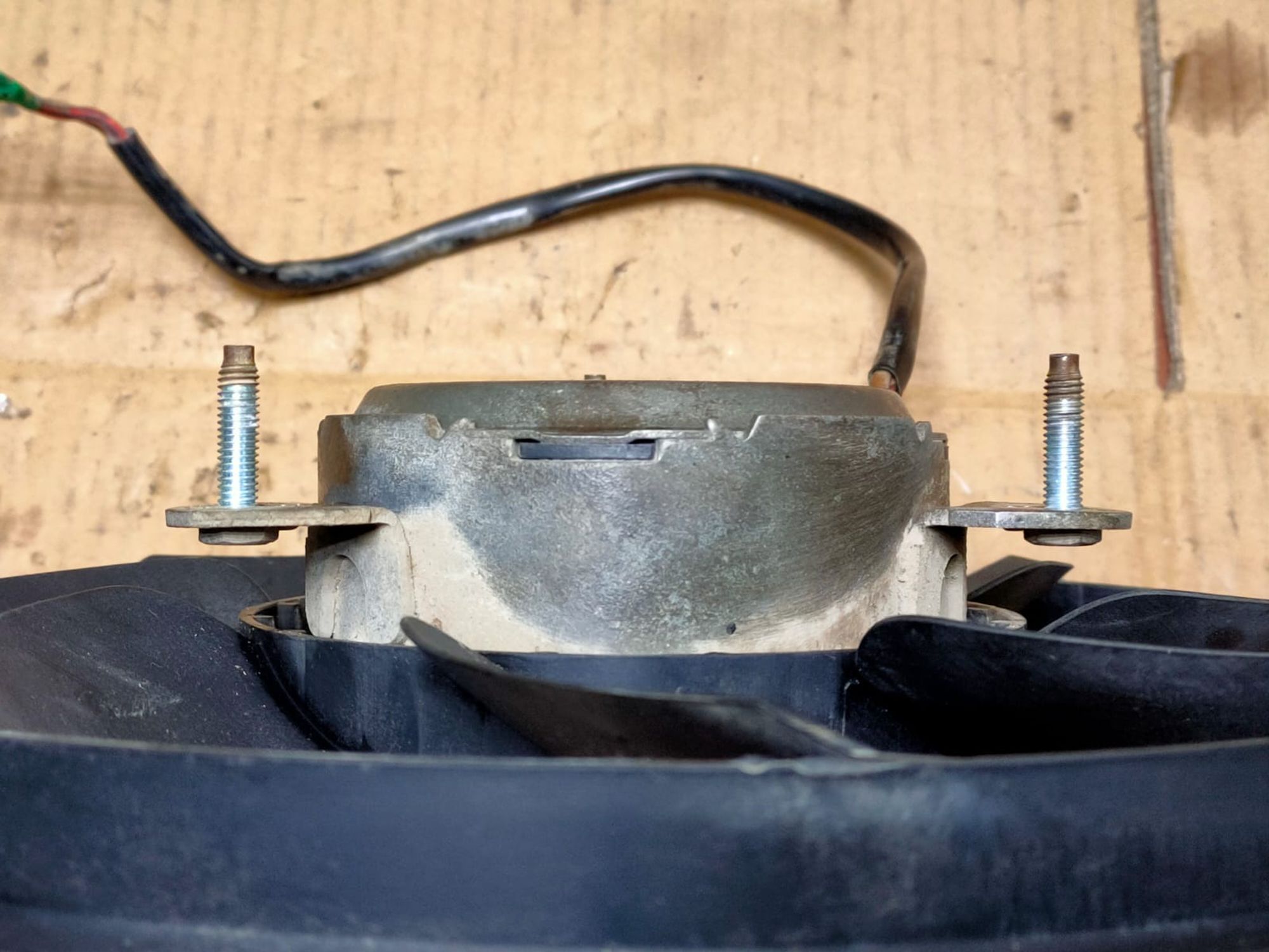 https://ycs.partsauto.market/partsauto-images/thmbs/userImages/d89d66a30f14dbad161fb7a986aa0fe5/part/6d25940b-c928-418a-acaa-a0b60c4e1f54_1736408006605.jpg
