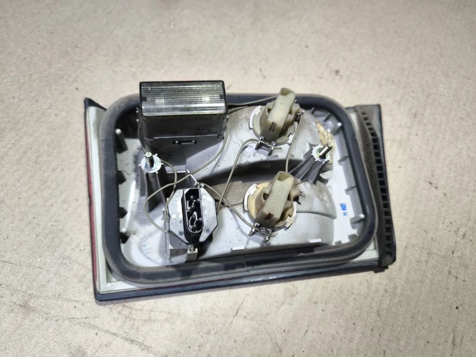 https://ycs.partsauto.market/partsauto-images/thmbs/userImages/d89d66a30f14dbad161fb7a986aa0fe5/part/6e2d60b3-e74d-4c8a-9d12-fe7c39c0c470_1780571790013.jpg