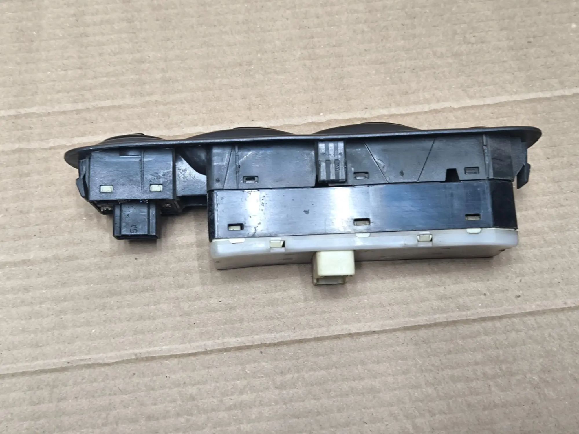 https://ycs.partsauto.market/partsauto-images/thmbs/userImages/d89d66a30f14dbad161fb7a986aa0fe5/part/6f112868-5d4a-4ed1-a0d9-a6142ab98cce_1784893329627.jpg