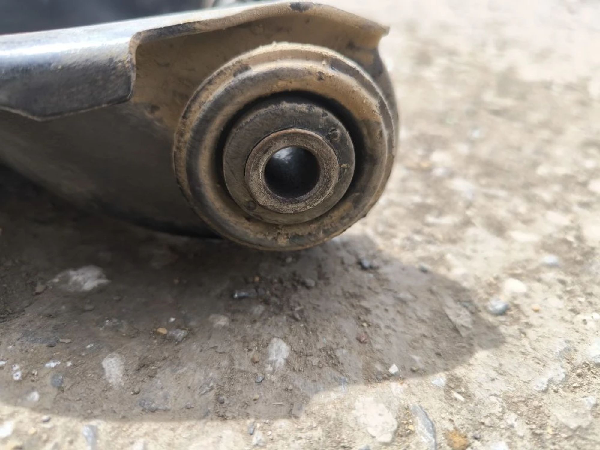 https://ycs.partsauto.market/partsauto-images/thmbs/userImages/d89d66a30f14dbad161fb7a986aa0fe5/part/6f7466b8-d640-4aa3-bfa2-bf00a447cb9b_1780408218115.jpg
