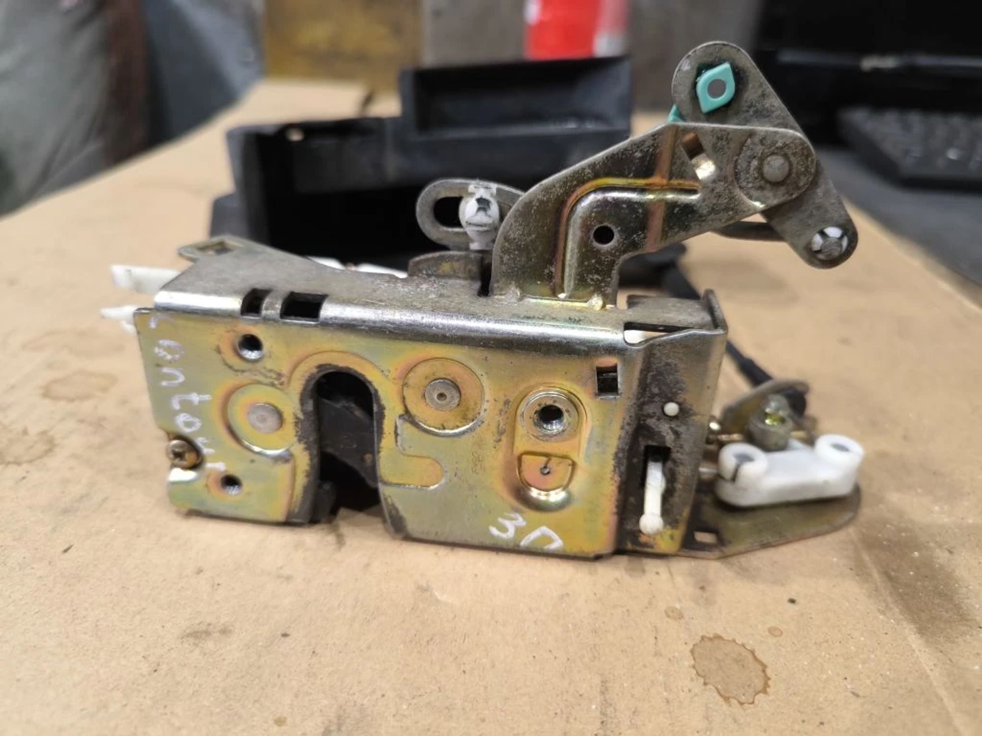 https://ycs.partsauto.market/partsauto-images/thmbs/userImages/d89d66a30f14dbad161fb7a986aa0fe5/part/7040bbd1-2980-4167-b7cf-b729fc55e35d_1776922728377.jpg