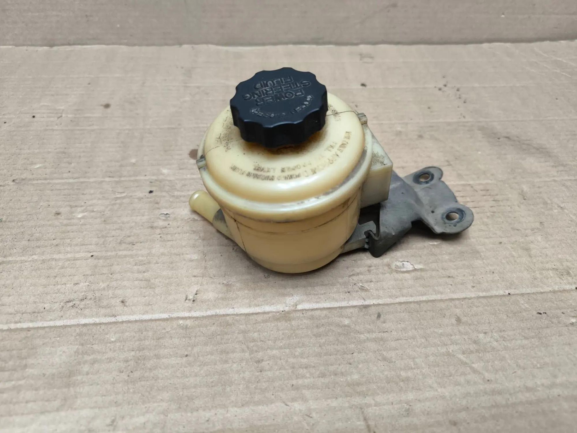 https://ycs.partsauto.market/partsauto-images/thmbs/userImages/d89d66a30f14dbad161fb7a986aa0fe5/part/70814c14-bb91-4608-be5a-97d314ed4bd8_1786974978269.jpg