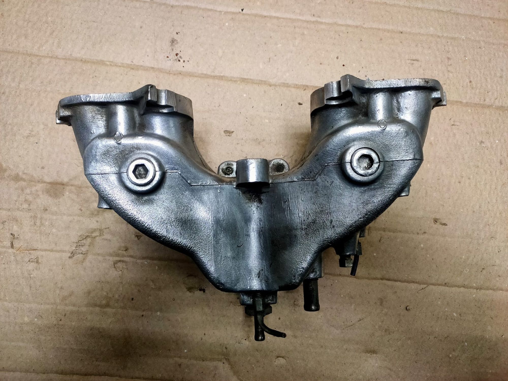 https://ycs.partsauto.market/partsauto-images/thmbs/userImages/d89d66a30f14dbad161fb7a986aa0fe5/part/70b1bb9a-d00e-4d18-acdd-0ce9af936c3c_1748842542691.jpg