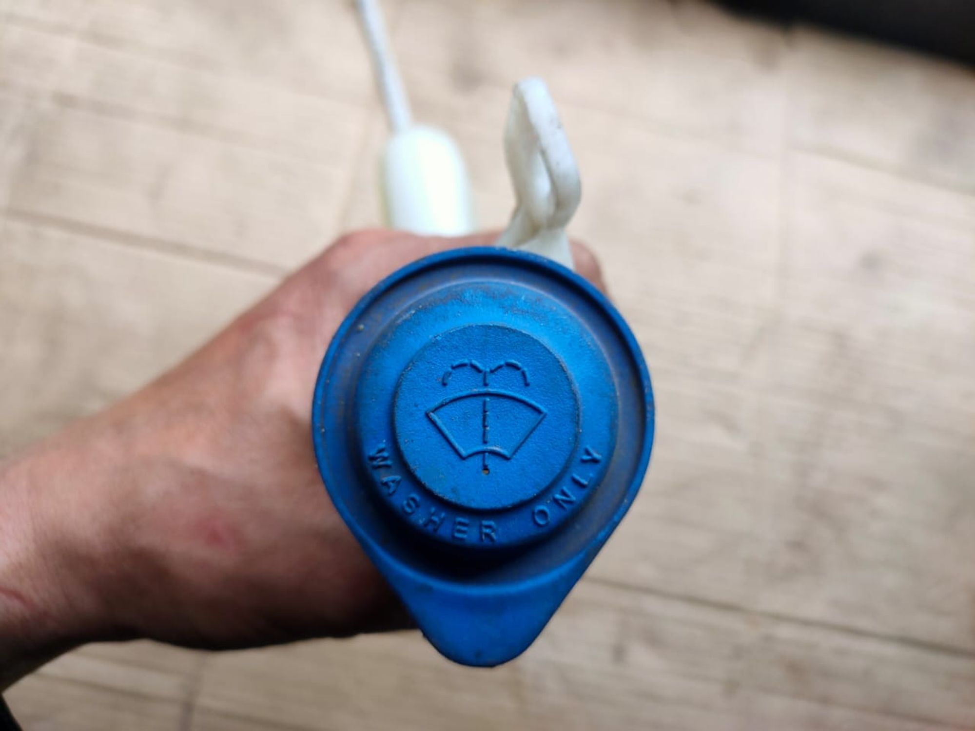 https://ycs.partsauto.market/partsauto-images/thmbs/userImages/d89d66a30f14dbad161fb7a986aa0fe5/part/71a2ad32-b188-44d1-810f-e59340ef86d5_1718717244577.jpg