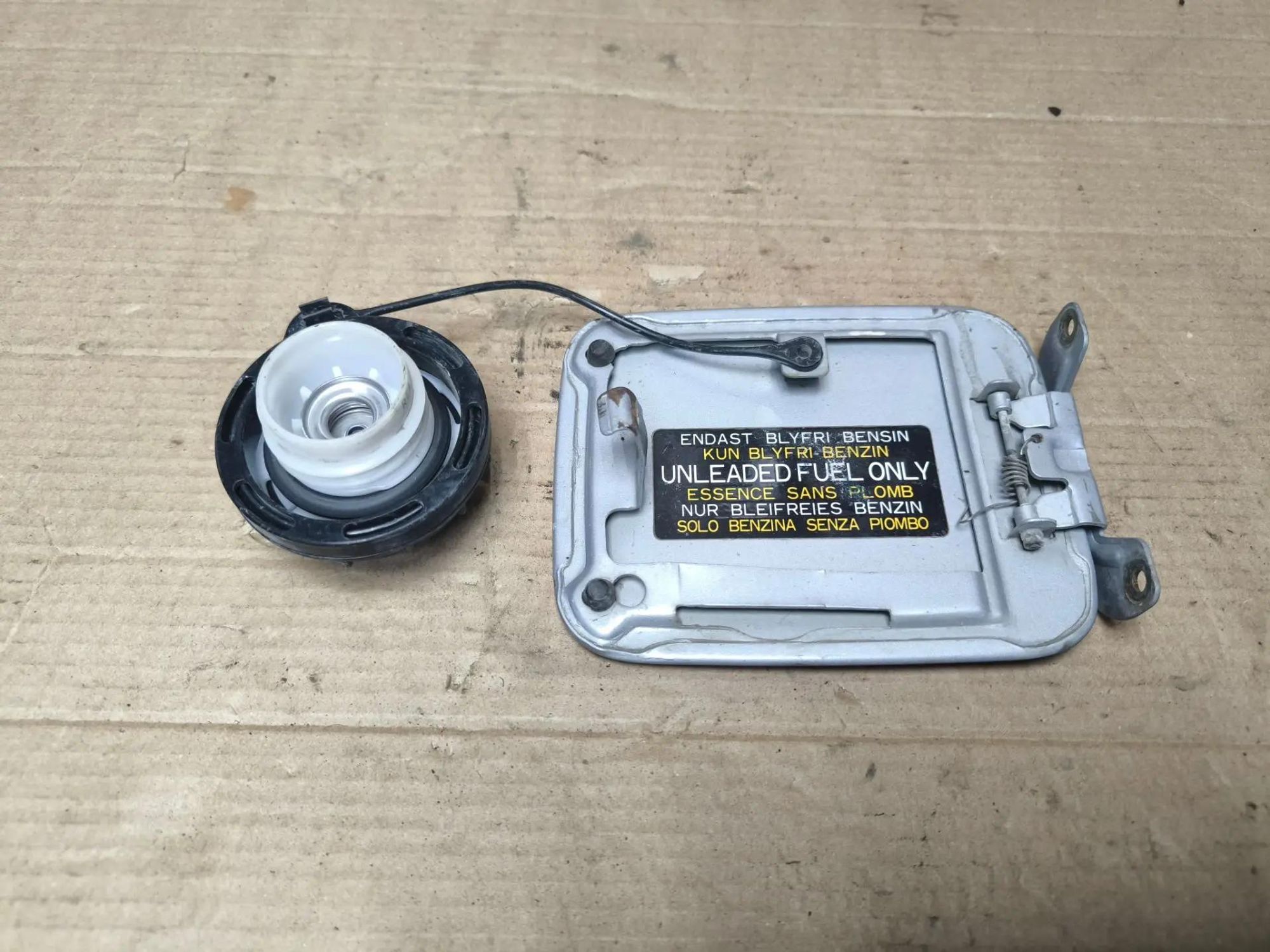 https://ycs.partsauto.market/partsauto-images/thmbs/userImages/d89d66a30f14dbad161fb7a986aa0fe5/part/745f529b-0050-43eb-8665-08535367c4ff_1787033247794.jpg