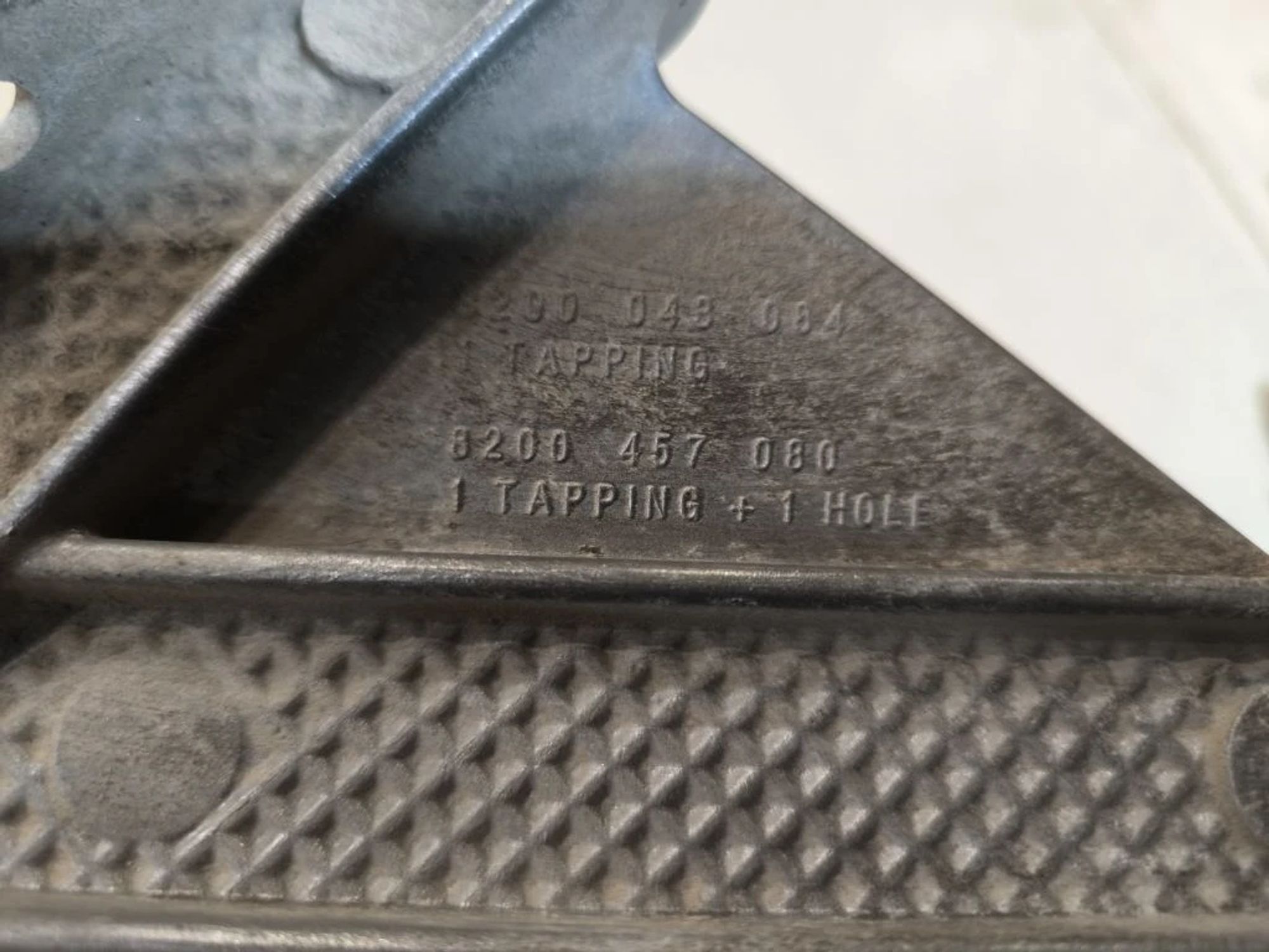 https://ycs.partsauto.market/partsauto-images/thmbs/userImages/d89d66a30f14dbad161fb7a986aa0fe5/part/74ce15bf-59bf-474a-a322-26cd4d442032_1779948388501.jpg