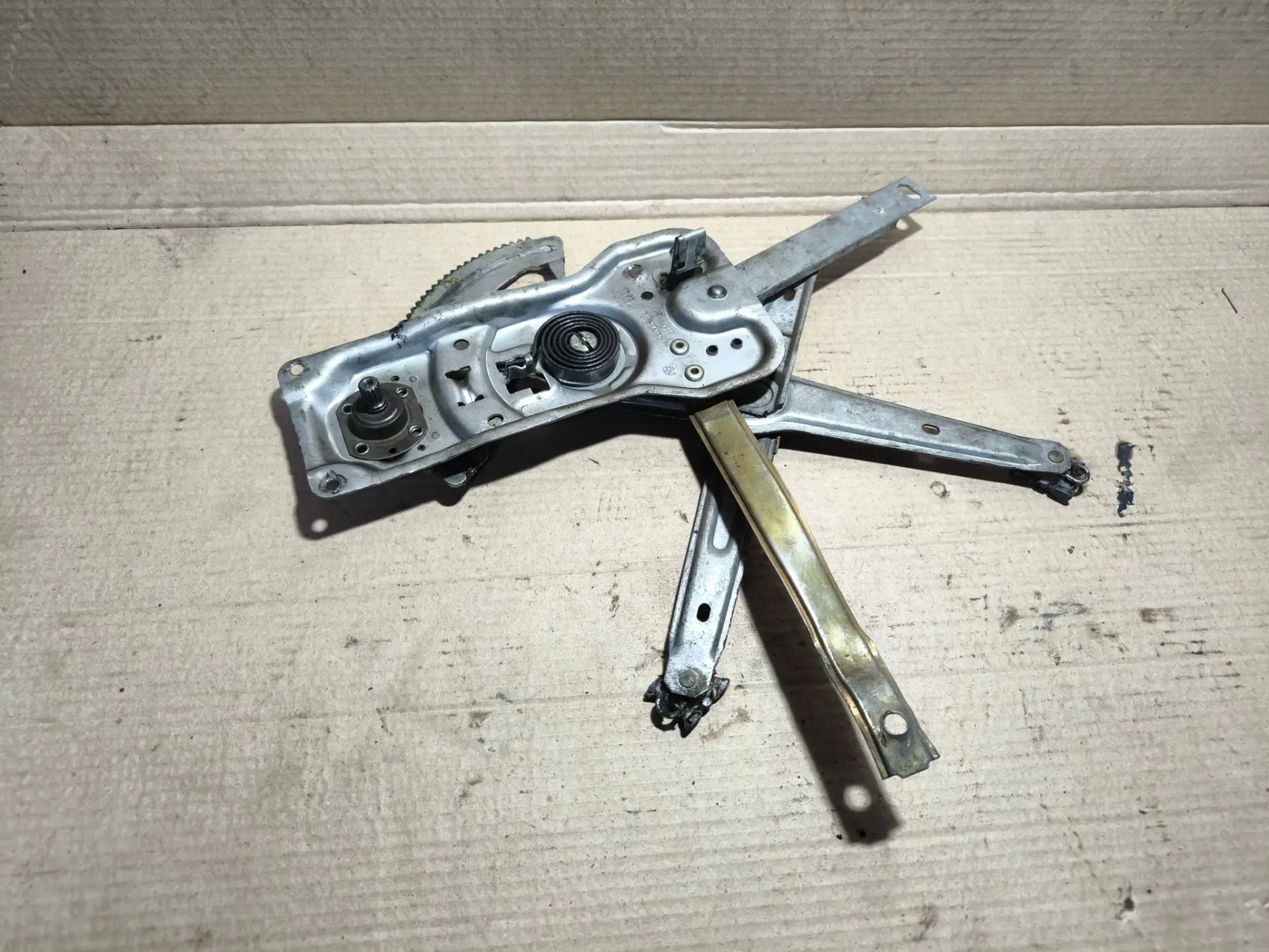 https://ycs.partsauto.market/partsauto-images/thmbs/userImages/d89d66a30f14dbad161fb7a986aa0fe5/part/75921fc9-40ae-4a1c-90e7-0420fd997d16_1781699130606.jpg