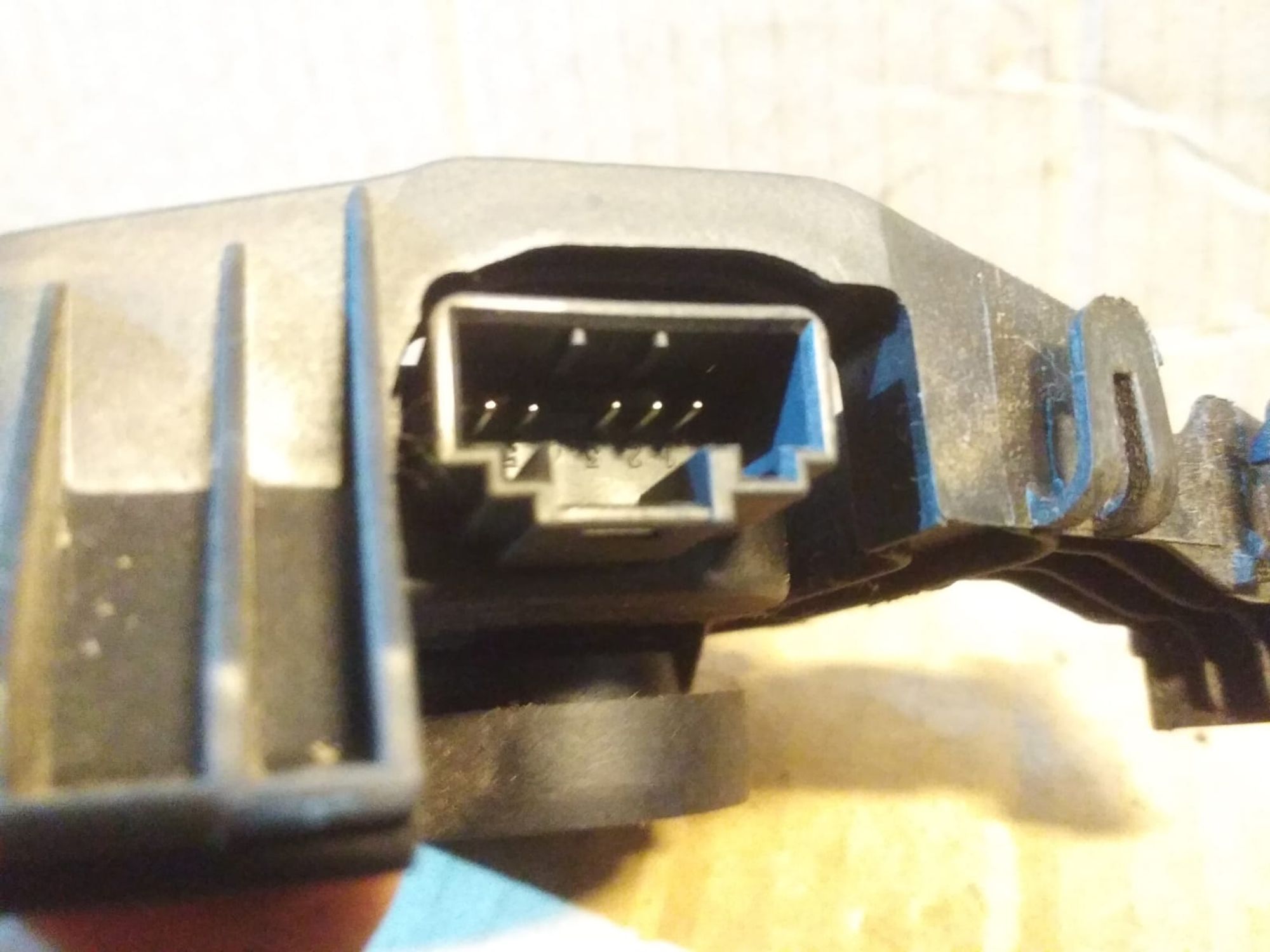 https://ycs.partsauto.market/partsauto-images/thmbs/userImages/d89d66a30f14dbad161fb7a986aa0fe5/part/765cea74-7982-45ad-9dd7-4be4e85027bc_1700462425967.jpg