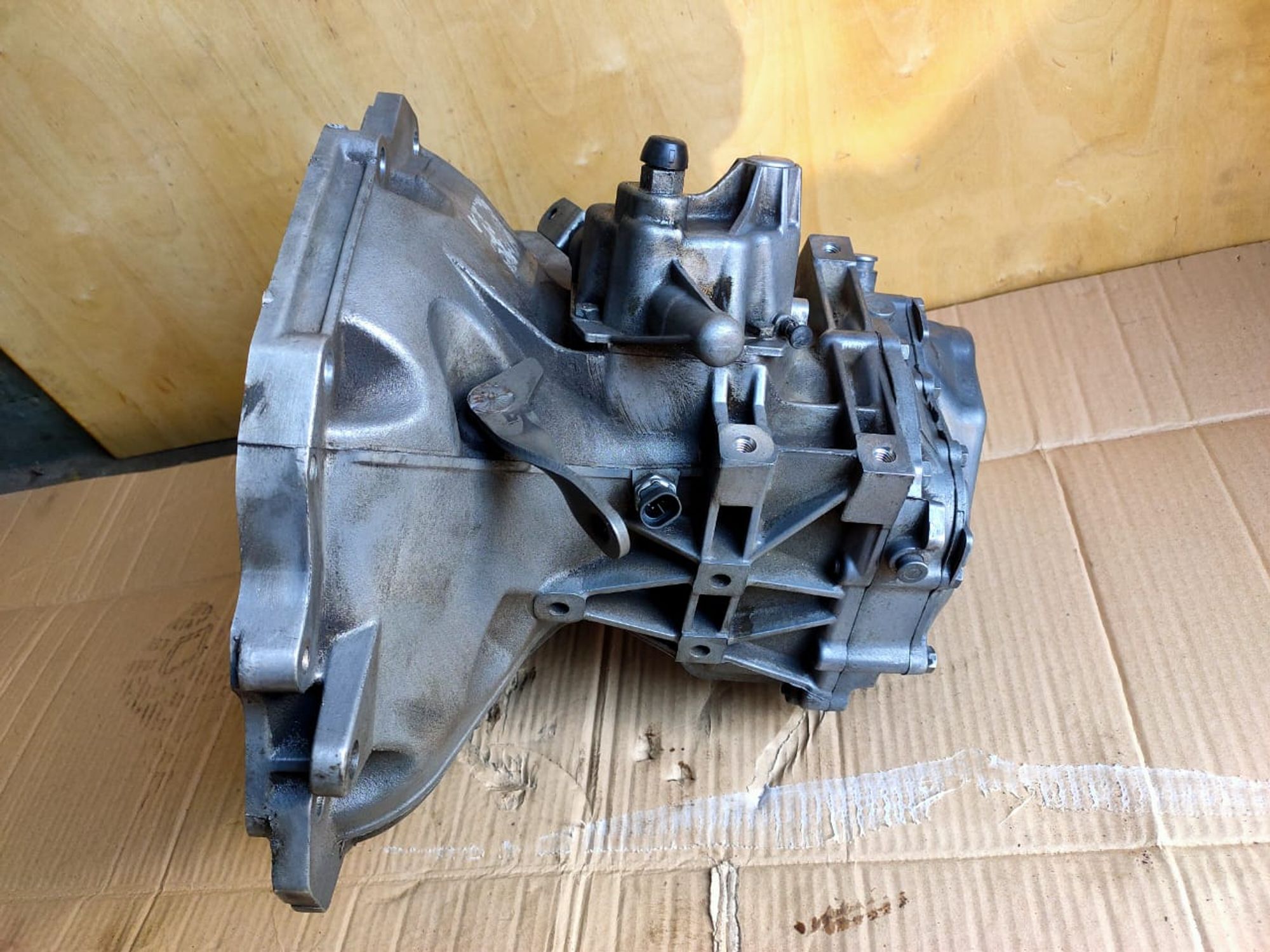 https://ycs.partsauto.market/partsauto-images/thmbs/userImages/d89d66a30f14dbad161fb7a986aa0fe5/part/7813708f-2fa5-4b85-998e-4ec720890c9e_1718851259818.jpg