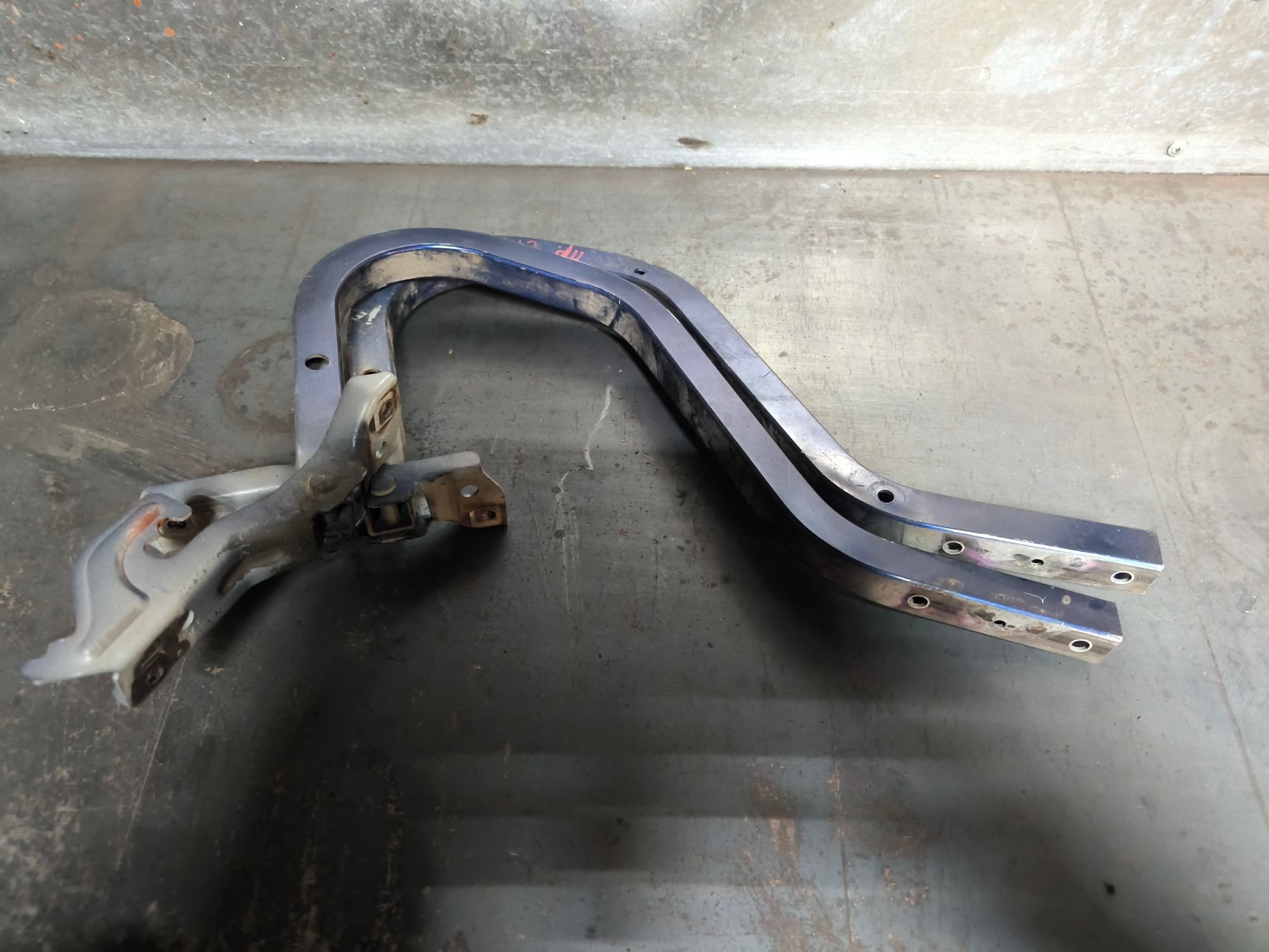https://ycs.partsauto.market/partsauto-images/thmbs/userImages/d89d66a30f14dbad161fb7a986aa0fe5/part/7842ca5f-250f-4072-b38e-8f809520ec39_1780032824377.jpg