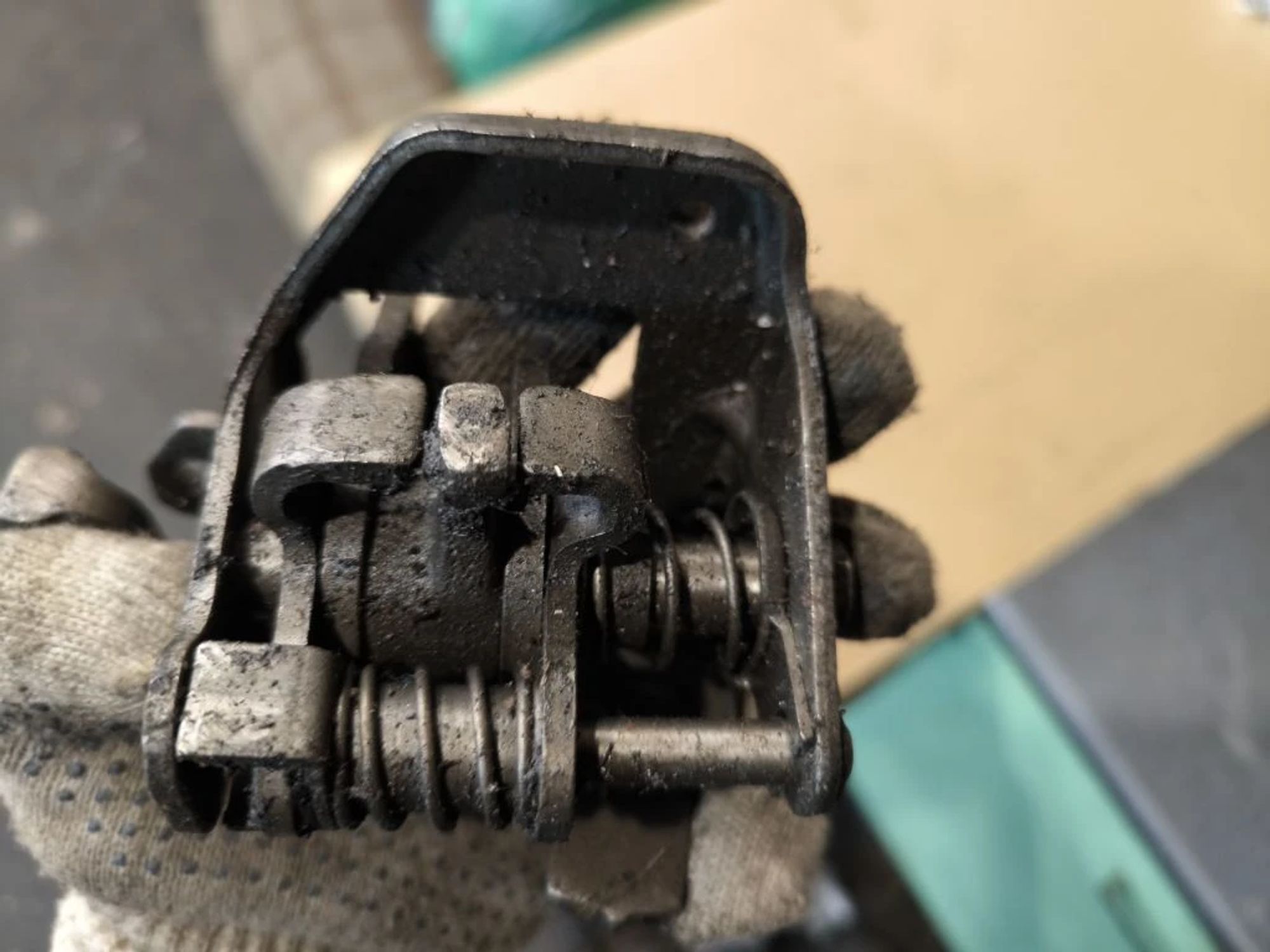 https://ycs.partsauto.market/partsauto-images/thmbs/userImages/d89d66a30f14dbad161fb7a986aa0fe5/part/78903206-ea9e-41e3-9a52-a7a969ba23b7_1776928829435.jpg