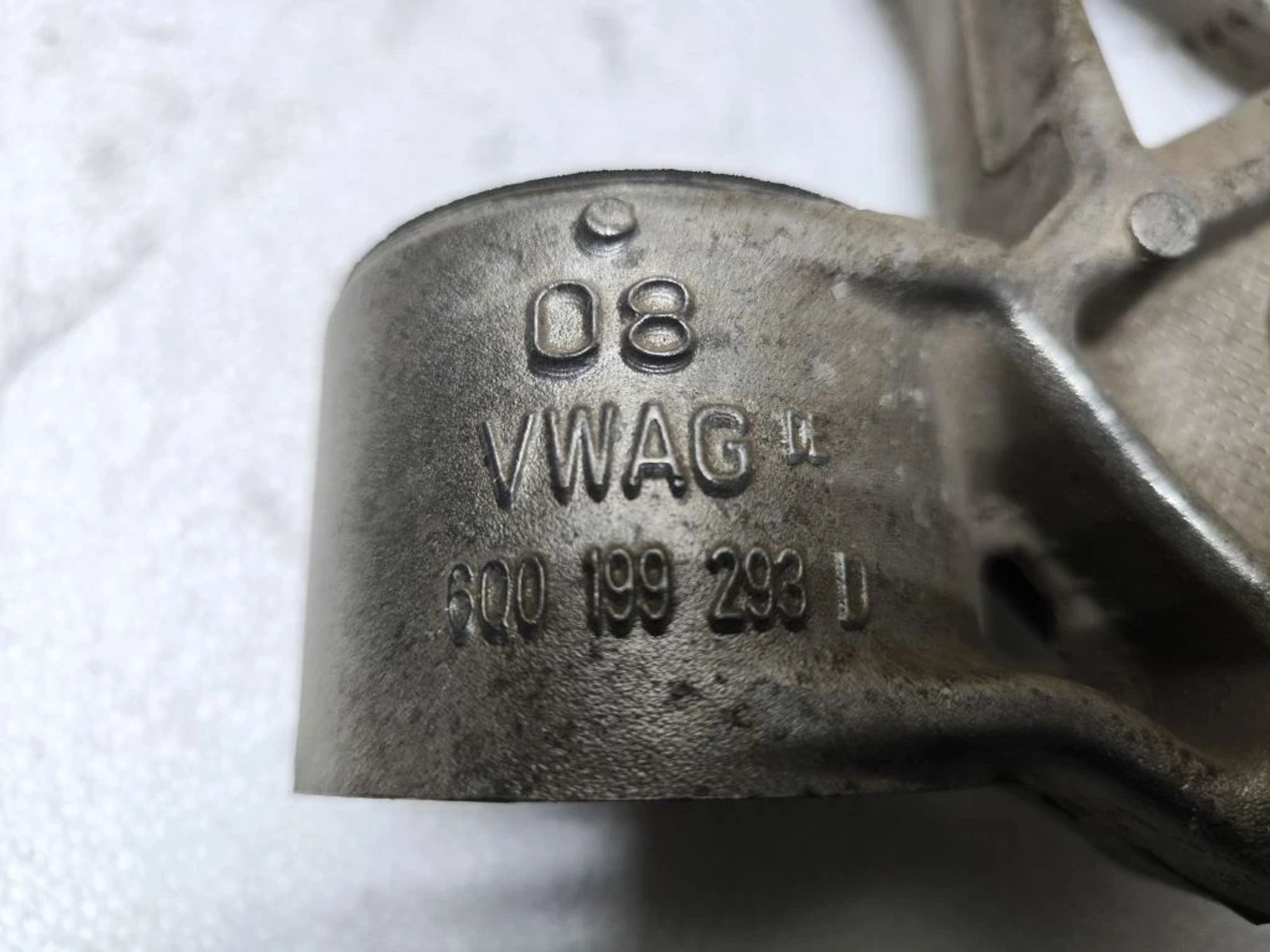 https://ycs.partsauto.market/partsauto-images/thmbs/userImages/d89d66a30f14dbad161fb7a986aa0fe5/part/78e9be60-93fe-46e6-b282-313f52509377_1776685499258.jpg