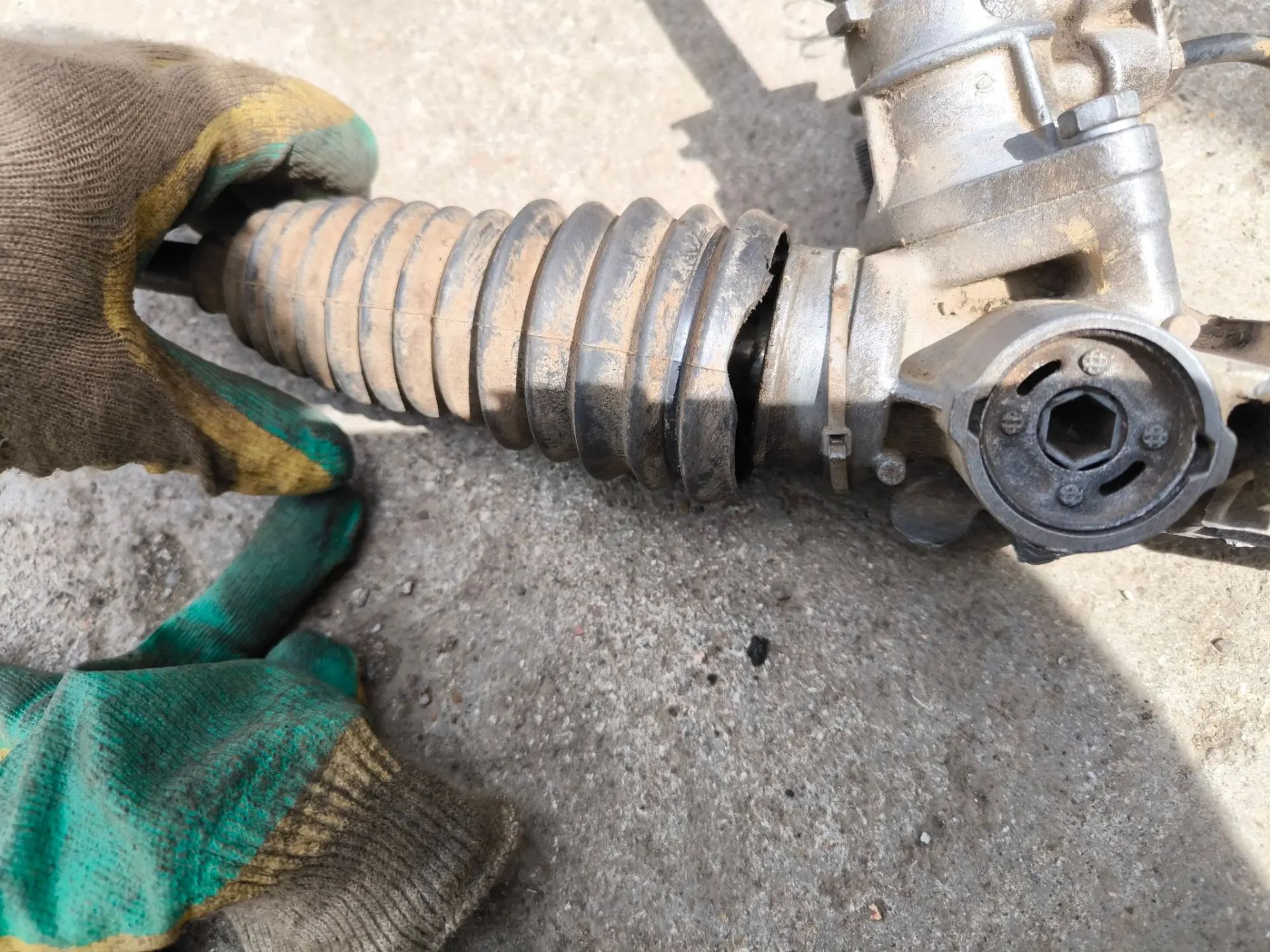 https://ycs.partsauto.market/partsauto-images/thmbs/userImages/d89d66a30f14dbad161fb7a986aa0fe5/part/78f97af2-54e6-4f56-a356-bb721852f5e6_1782054384833.jpg