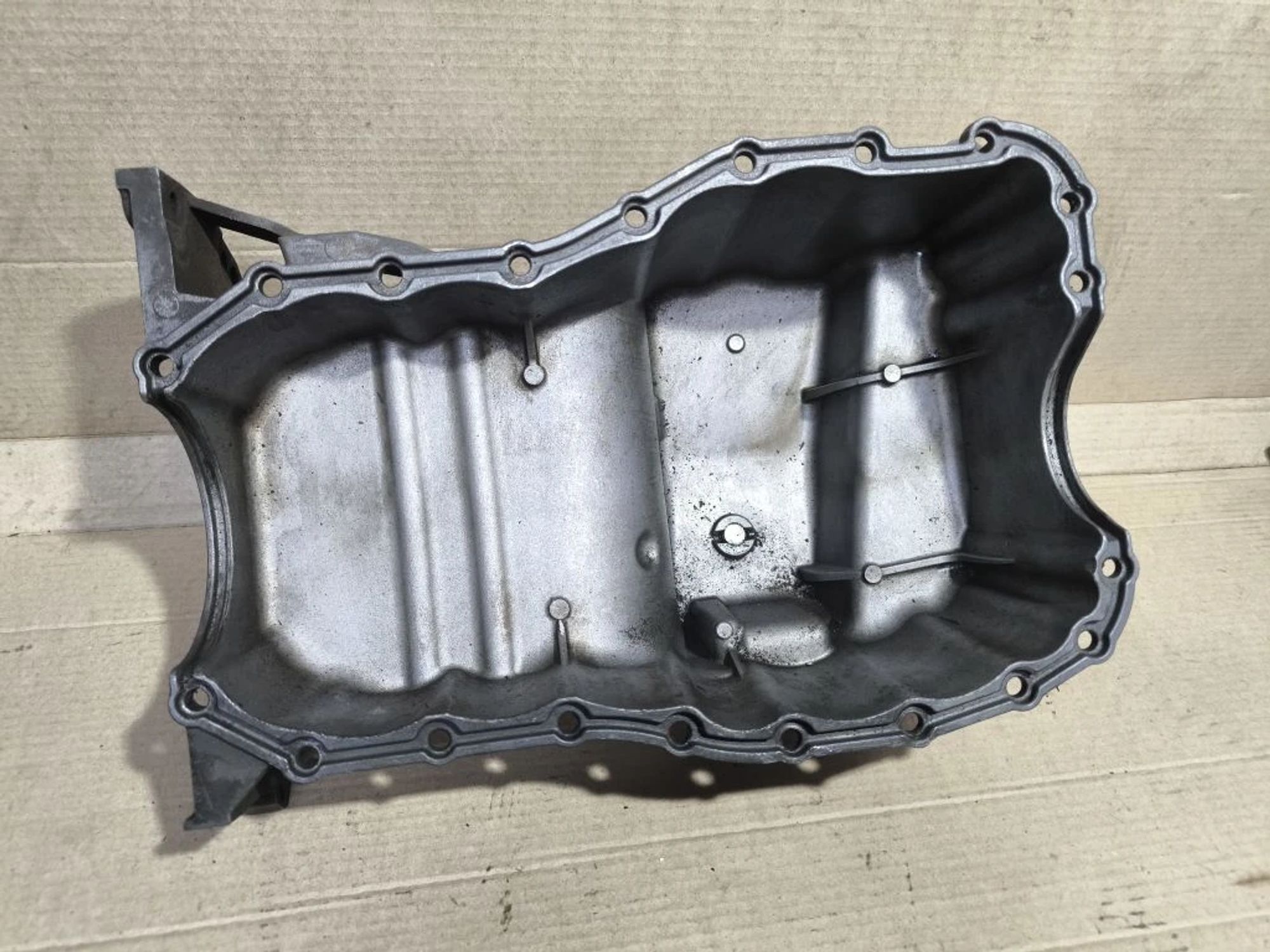 https://ycs.partsauto.market/partsauto-images/thmbs/userImages/d89d66a30f14dbad161fb7a986aa0fe5/part/793b011b-ff52-4d4c-b482-09263949965a_1781153081559.jpg