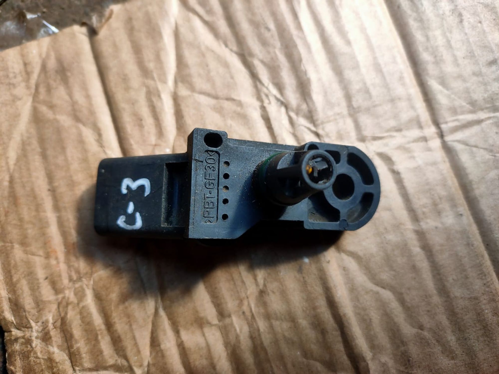 https://ycs.partsauto.market/partsauto-images/thmbs/userImages/d89d66a30f14dbad161fb7a986aa0fe5/part/79ac2138-28d3-41aa-902e-e0fedca91c13_1716454535862.jpg
